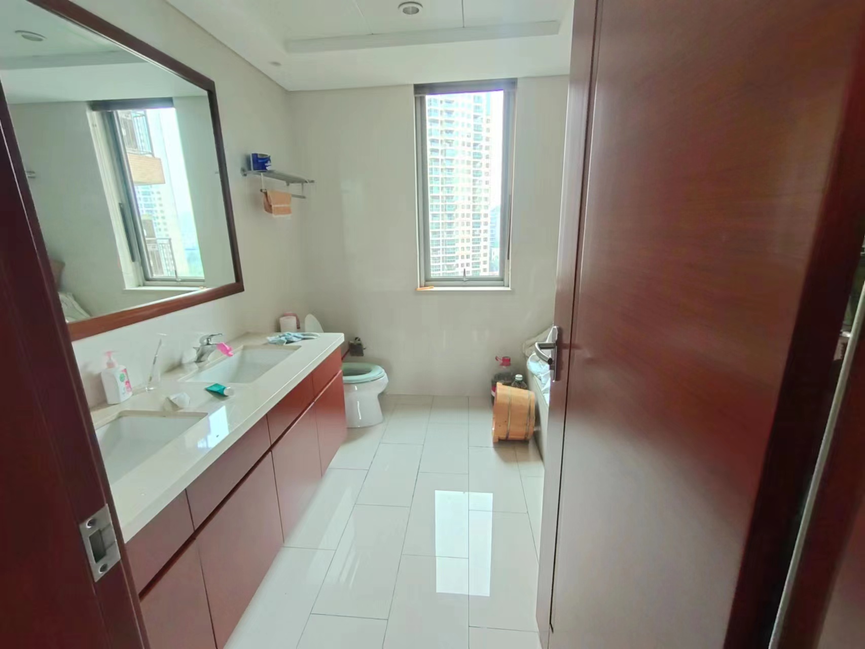 晋合湘水湾一期 4室2厅2卫 180.00万 晋合湘水湾一期 4室2厅2卫 180.00万室内图