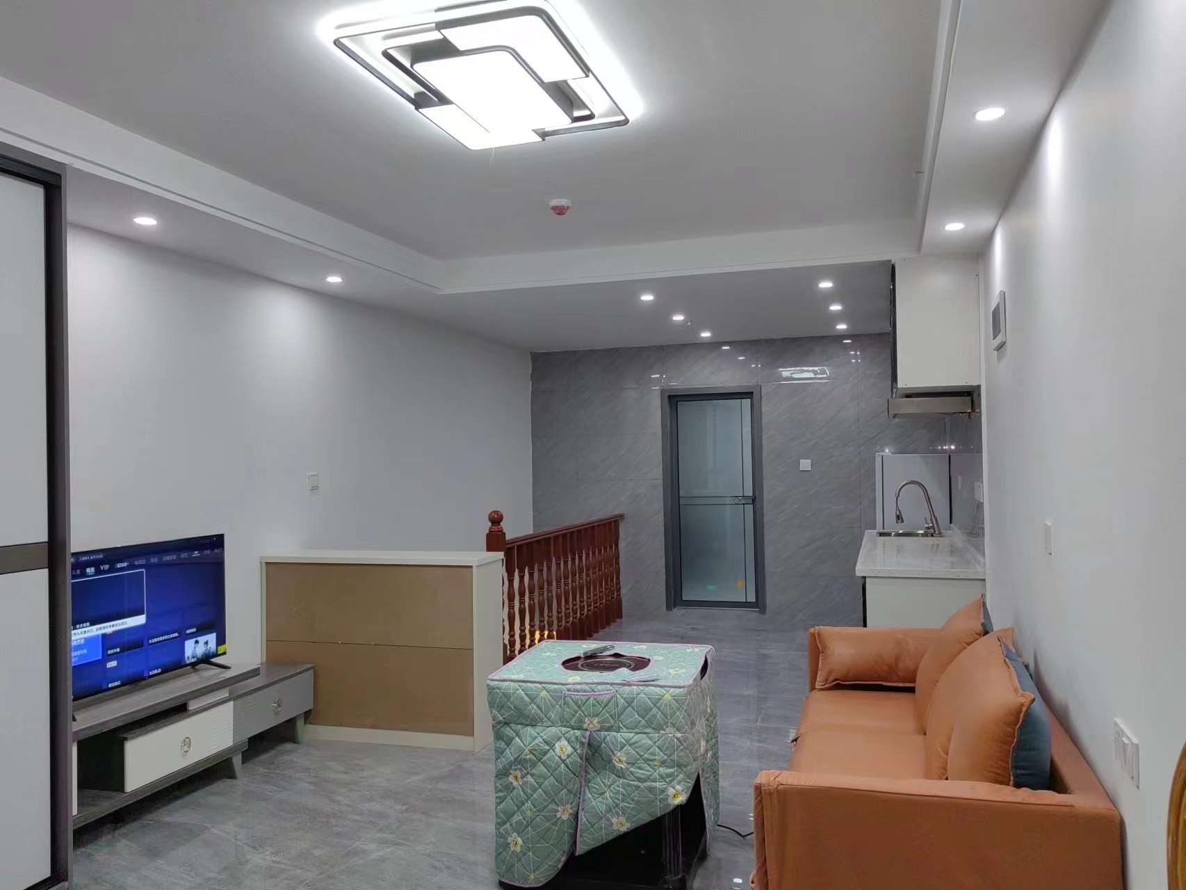 恒大滨河左岸  0室0厅0卫   1600.00元/月室内图
