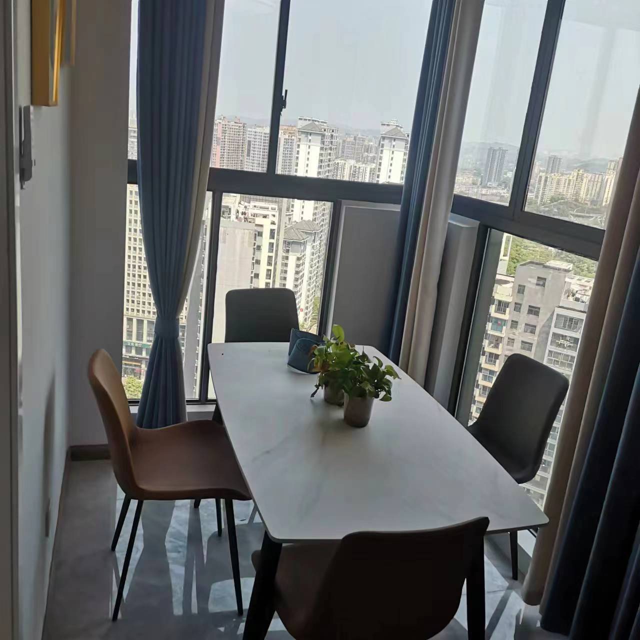 金碧花园 4室2厅2卫 90.00万 金碧花园 4室2厅2卫 90.00万室内图