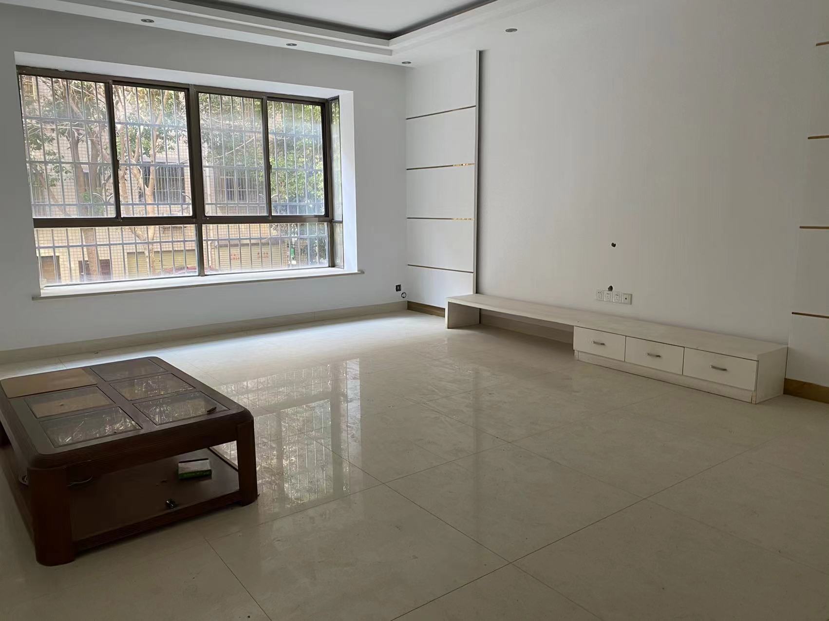 欣佳花园 5室2厅2卫 63.5万 欣佳花园 5室2厅2卫 63.5万室内图