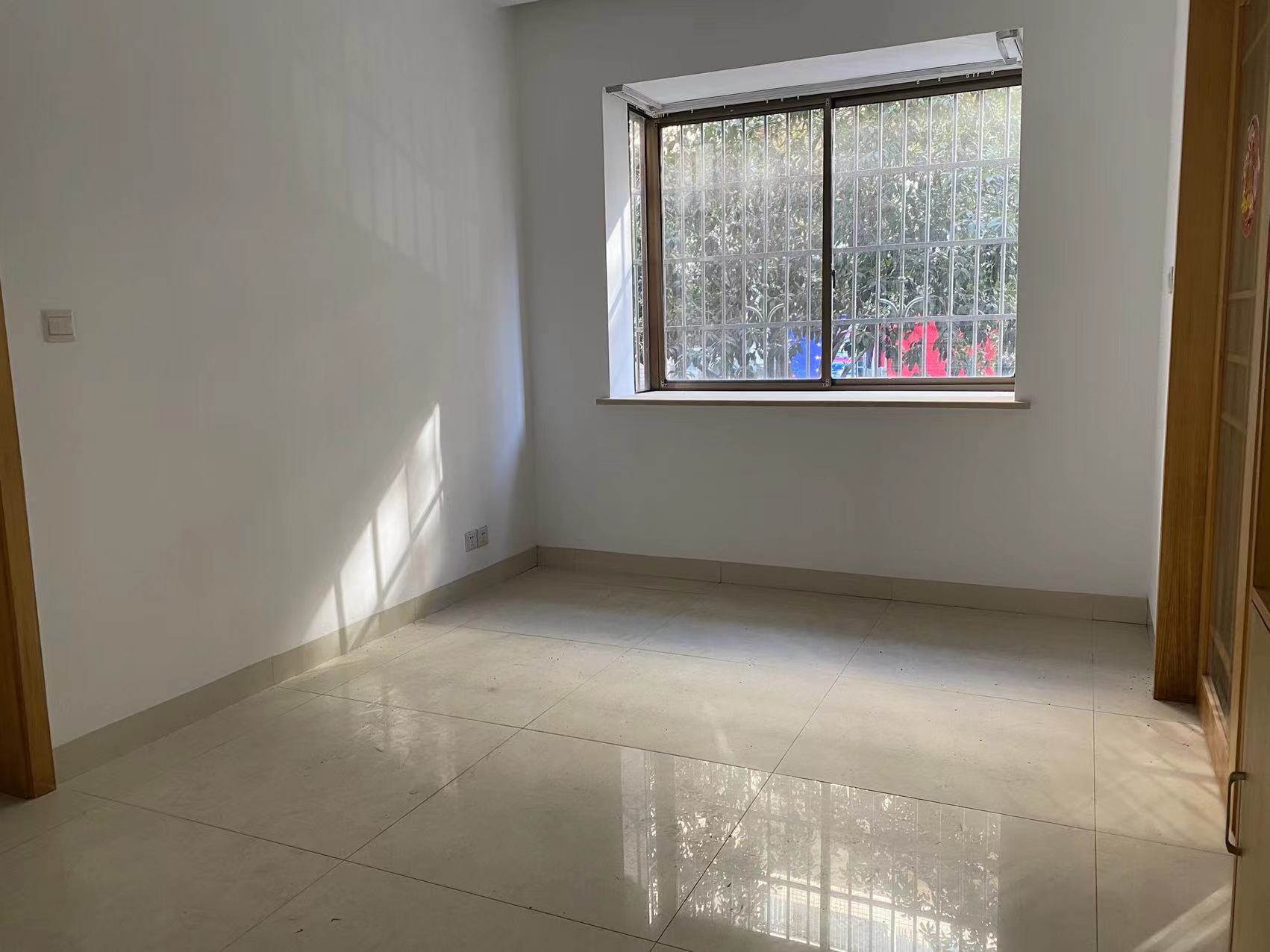 欣佳花园 5室2厅2卫 63.5万 欣佳花园 5室2厅2卫 63.5万室内图