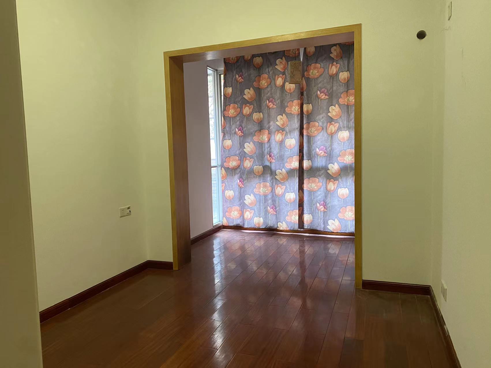 欣佳花园 5室2厅2卫 63.5万 欣佳花园 5室2厅2卫 63.5万室内图