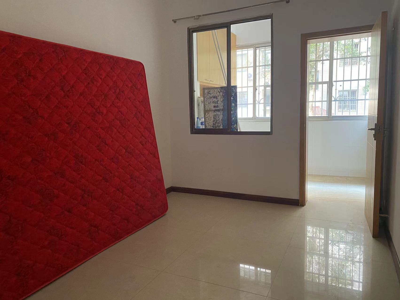 欣佳花园 5室2厅2卫 63.5万 欣佳花园 5室2厅2卫 63.5万室内图