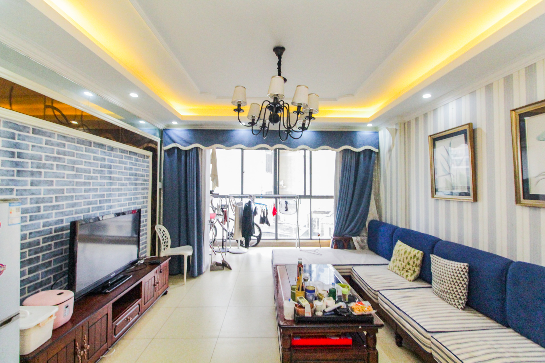 华欣公寓  2室2厅1卫    68.0万客厅