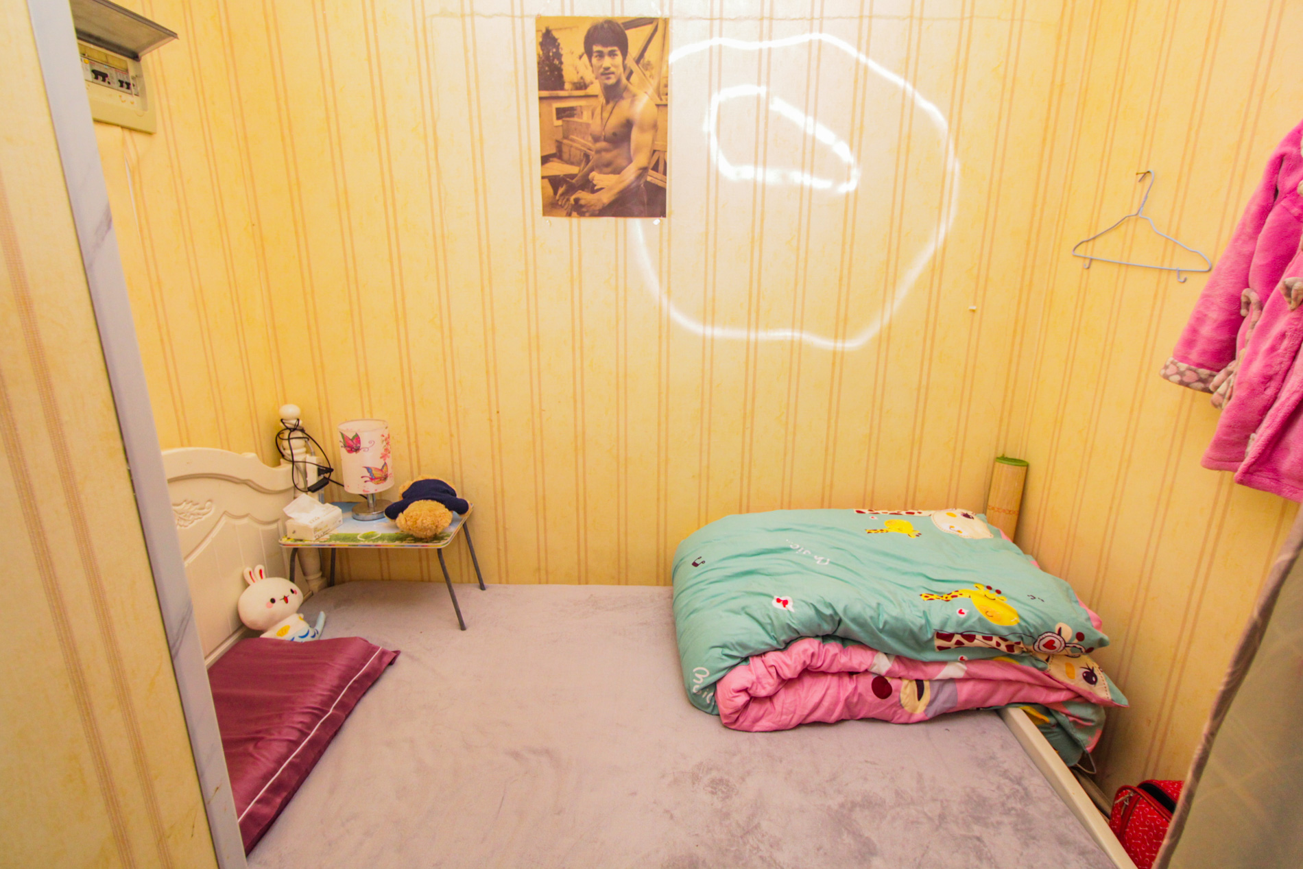 华欣公寓  2室2厅1卫    68.0万卧室