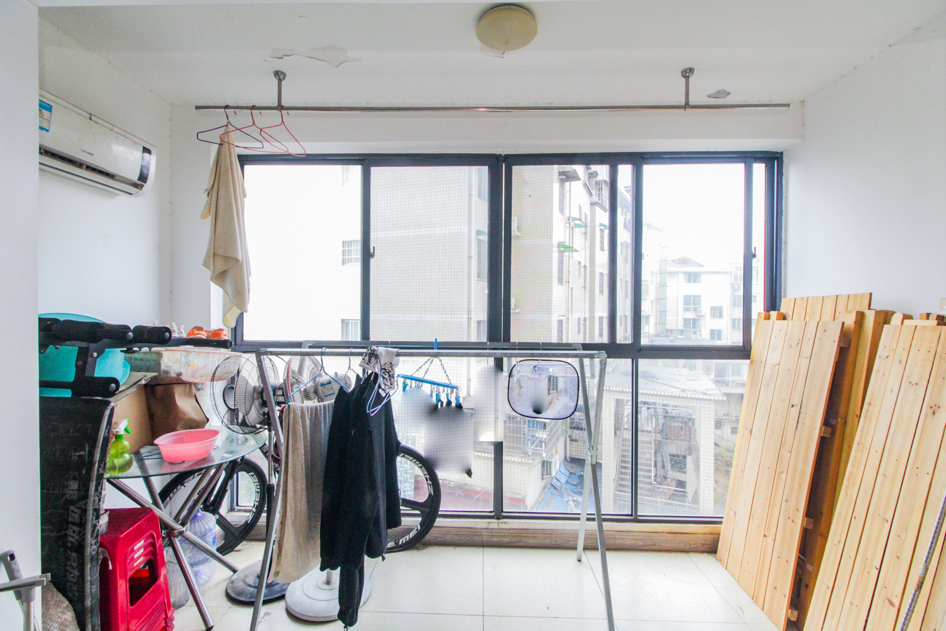 华欣公寓  2室2厅1卫    68.0万阳台