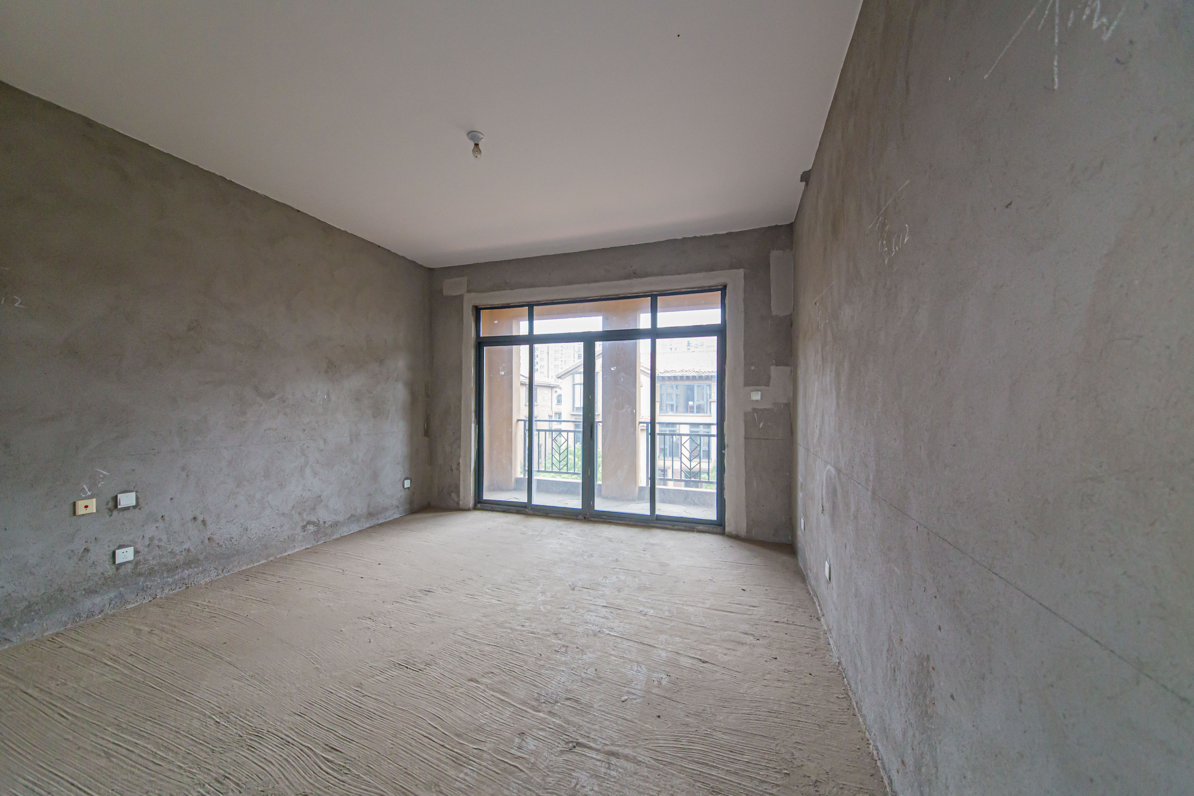 中建芙蓉和苑  5室2厅3卫   410.00万卧室