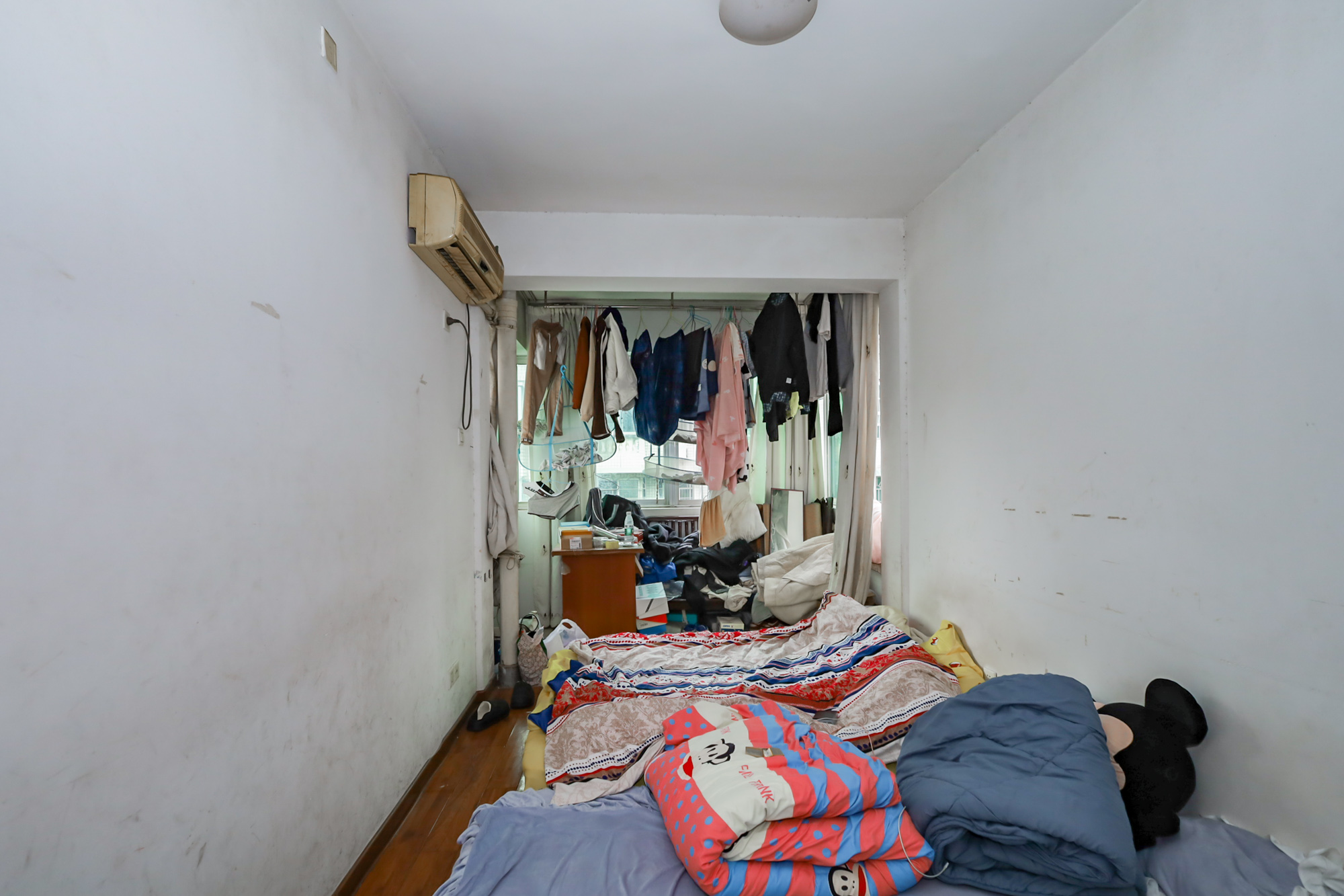 兰亭居  3室2厅2卫   70.00万卧室