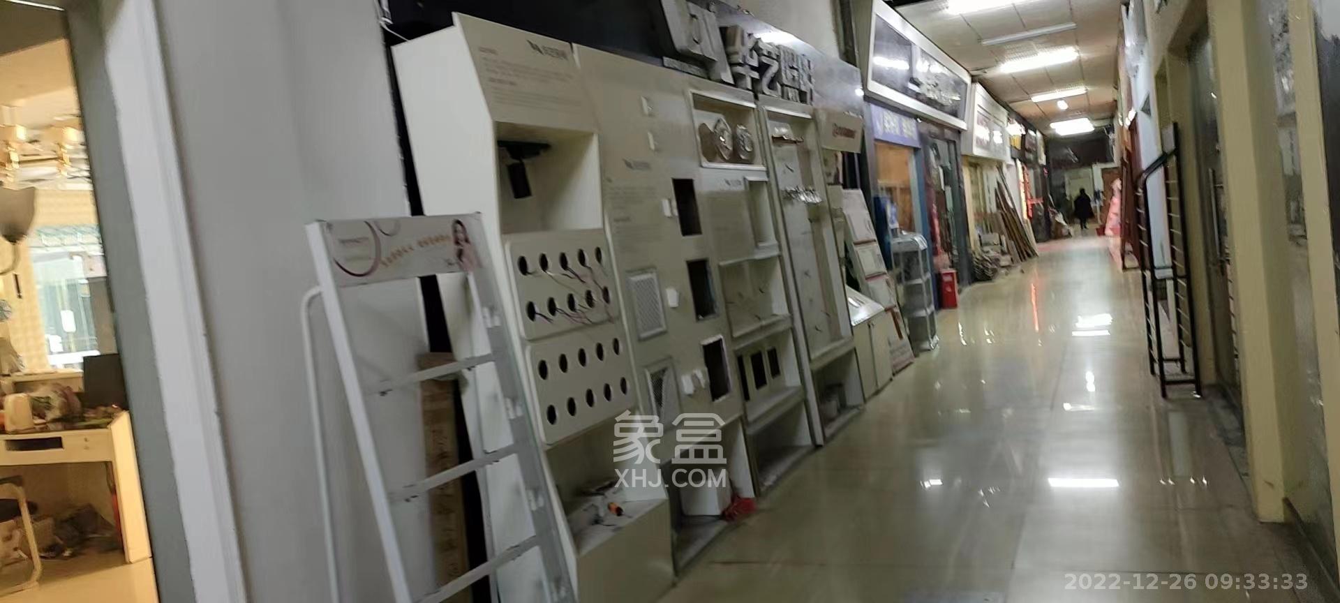 红旗商贸城 1室0厅0卫 2500.00元/月 红旗商贸城 1室0厅0卫 2500.00元/月室内图