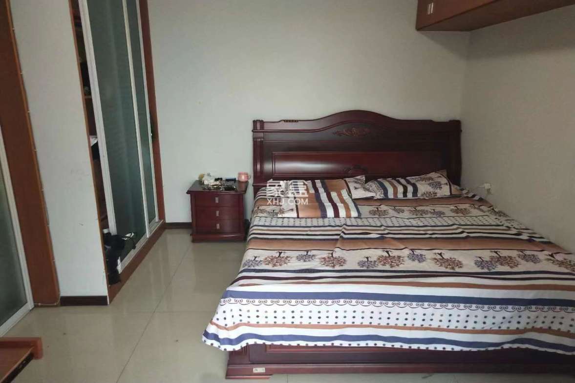 金虹中环一号(金虹大厦) 1室1厅1卫 1600.00元/月 金虹中环一号(金虹大厦) 1室1厅1卫 1600.00元/月室内图