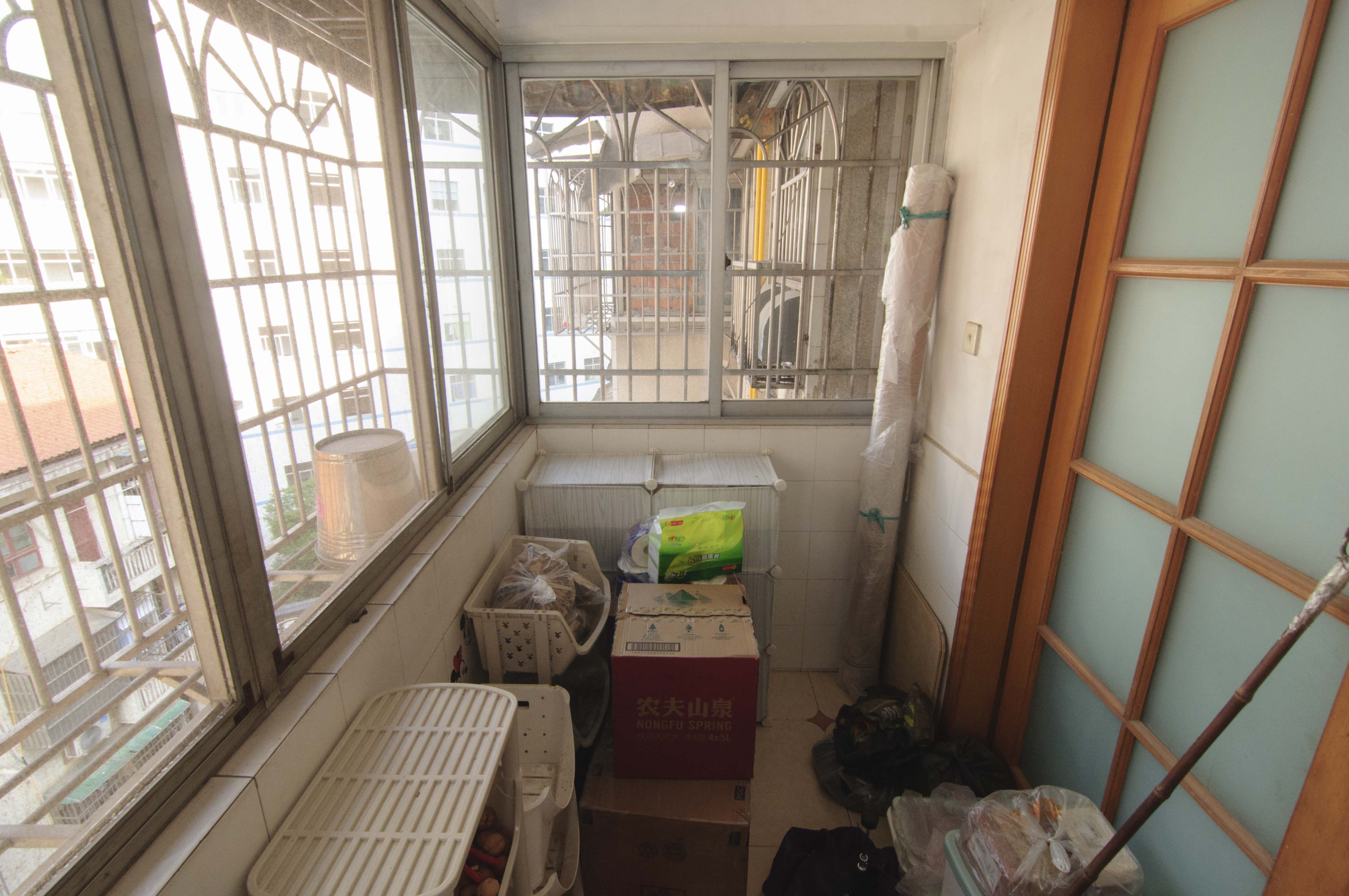解放四村626号(长沙市三医院宿舍)  2室2厅1卫   62.00万阳台