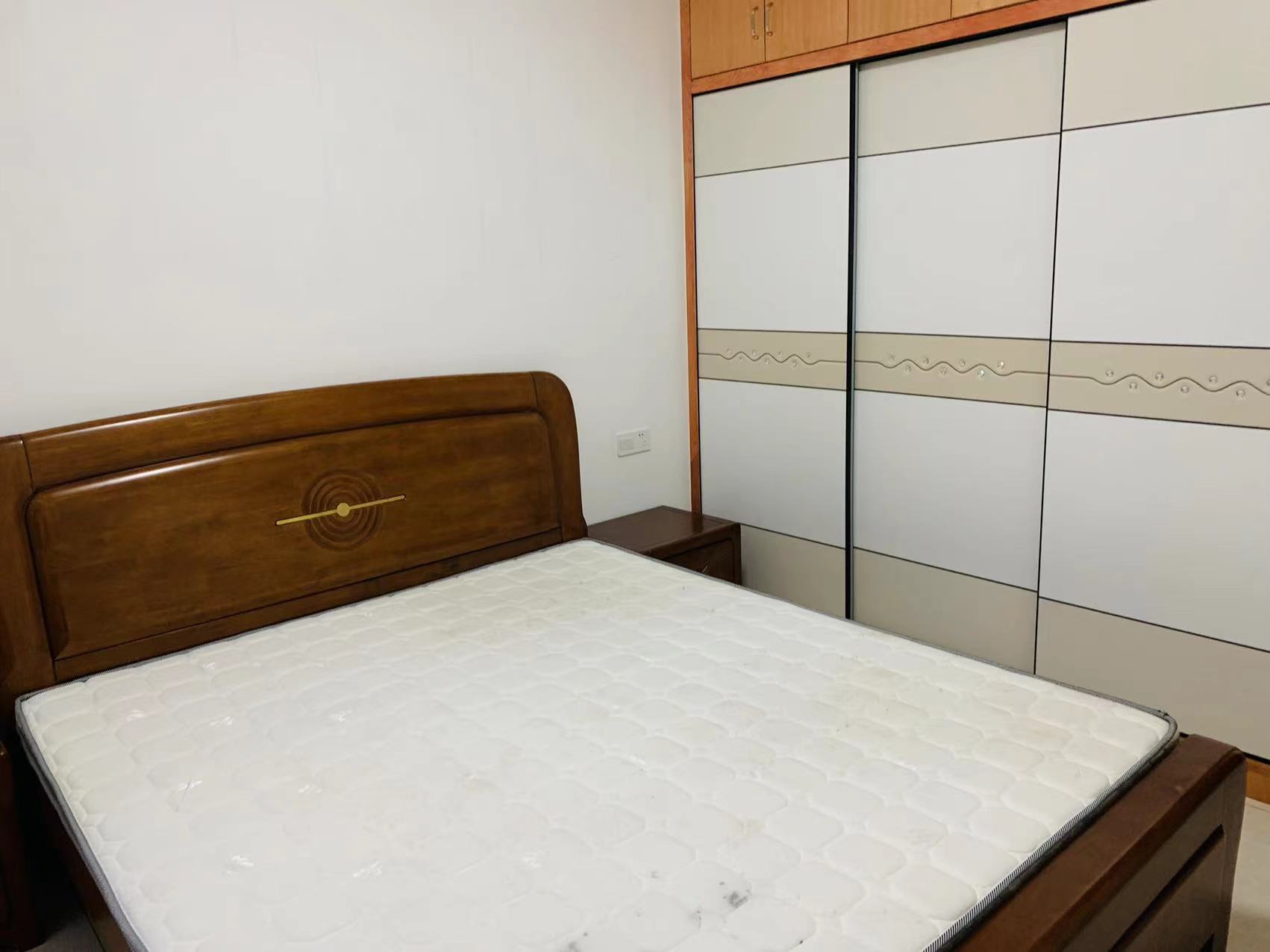 南坪花苑  3室2厅2卫   2500.00元/月室内图