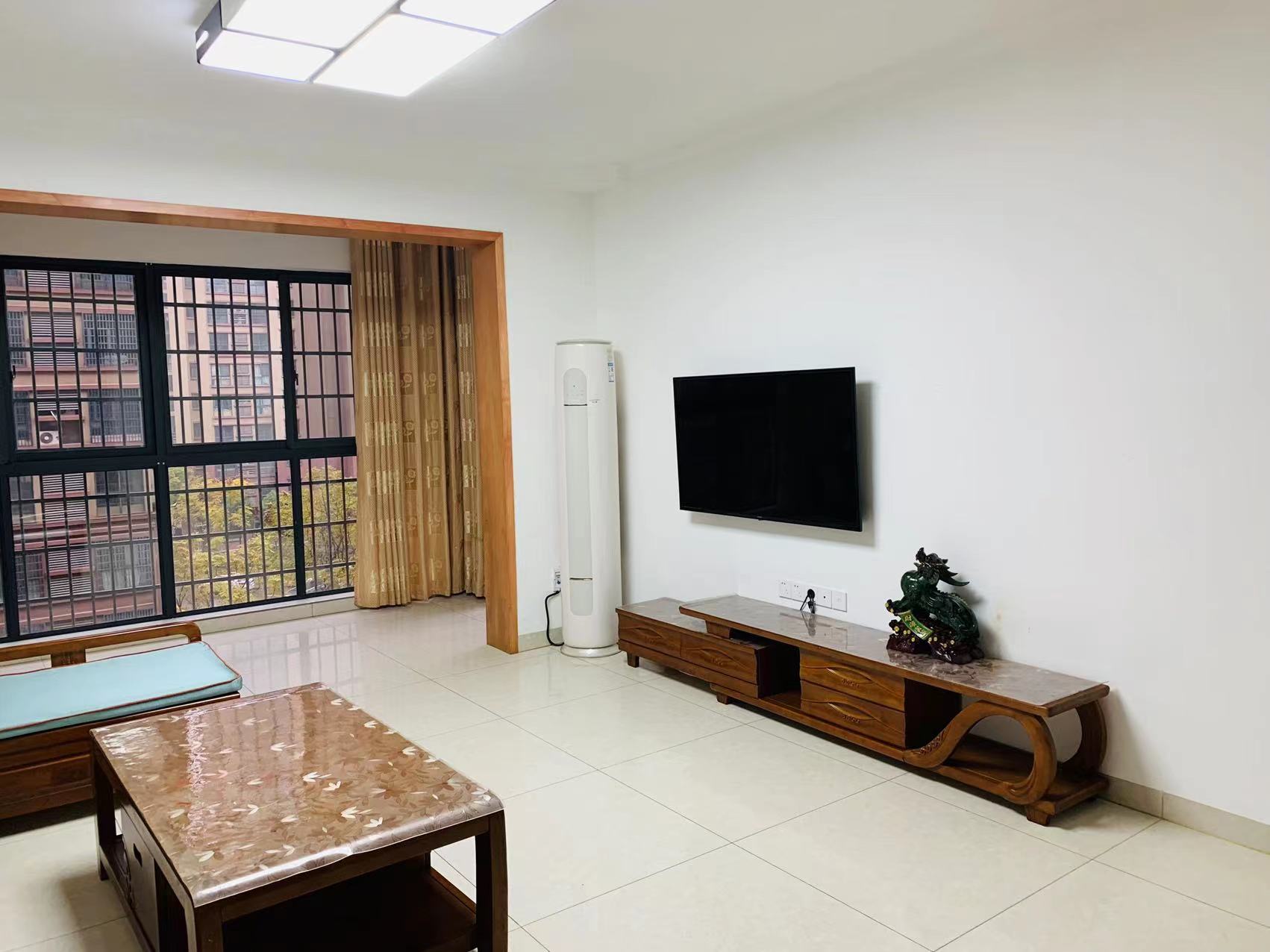 南坪花苑  3室2厅2卫   2500.00元/月室内图