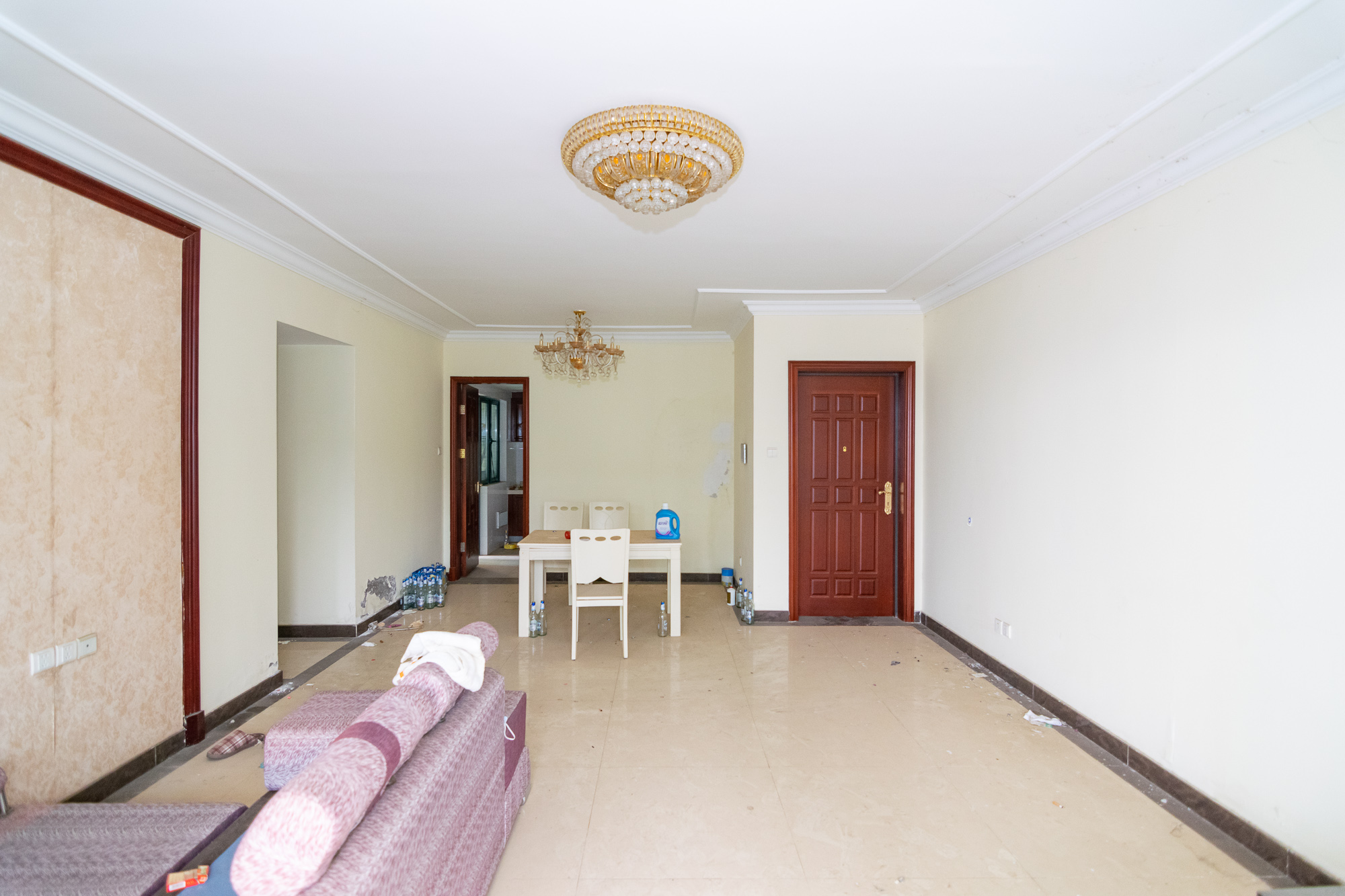 恒大名都 4室2厅1卫 105.00万 恒大名都 4室2厅1卫 105.00万客厅