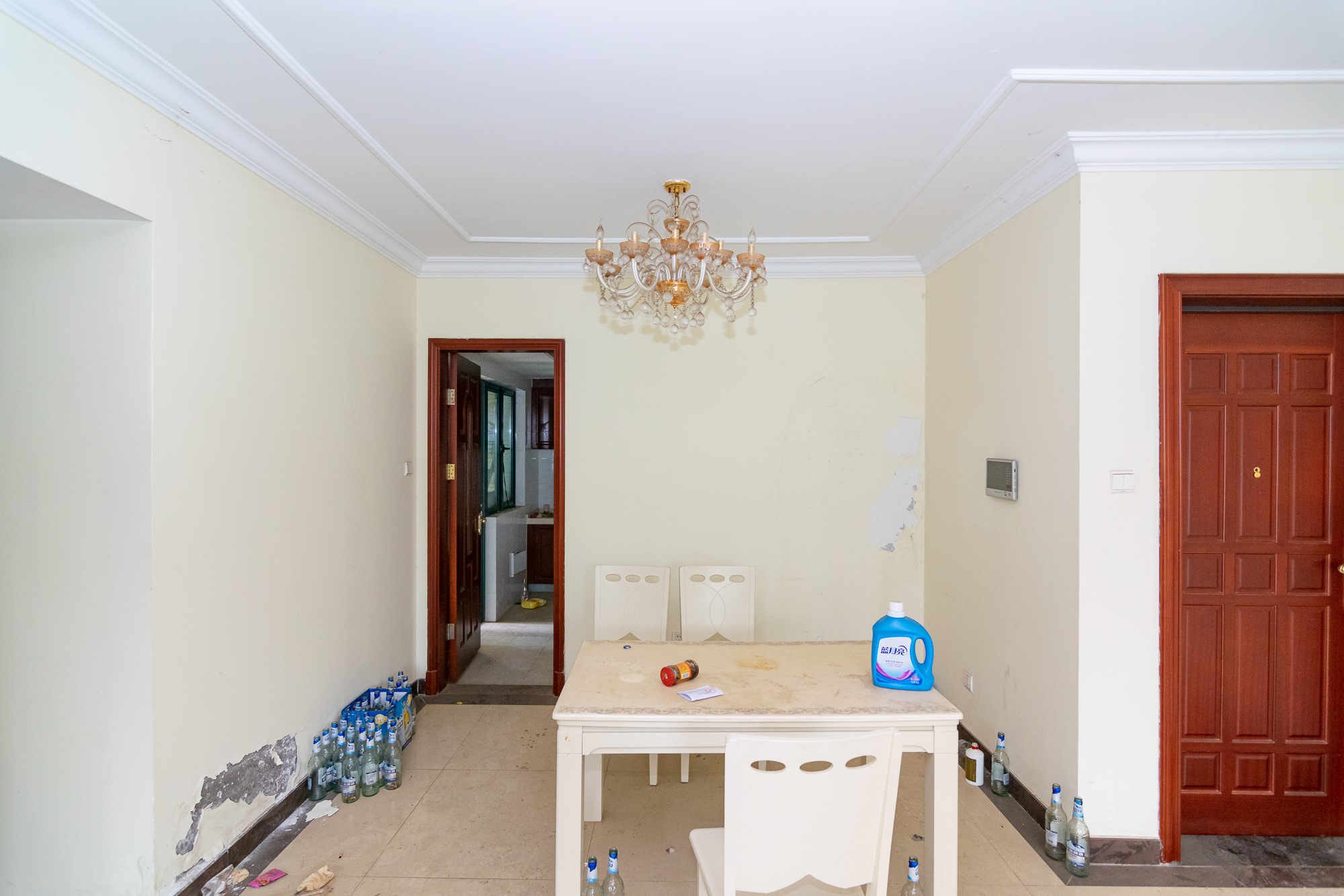 恒大名都 4室2厅1卫 105.00万 恒大名都 4室2厅1卫 105.00万客厅