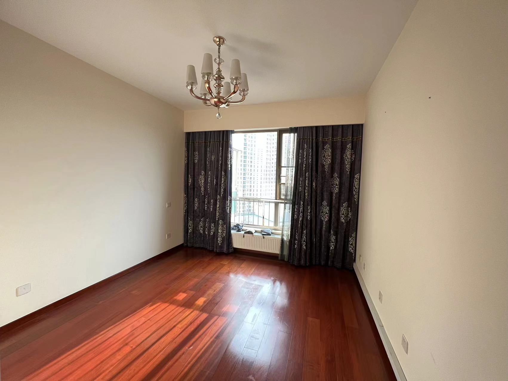 晋合湘水湾一期 4室2厅2卫 180.00万 晋合湘水湾一期 4室2厅2卫 180.00万室内图