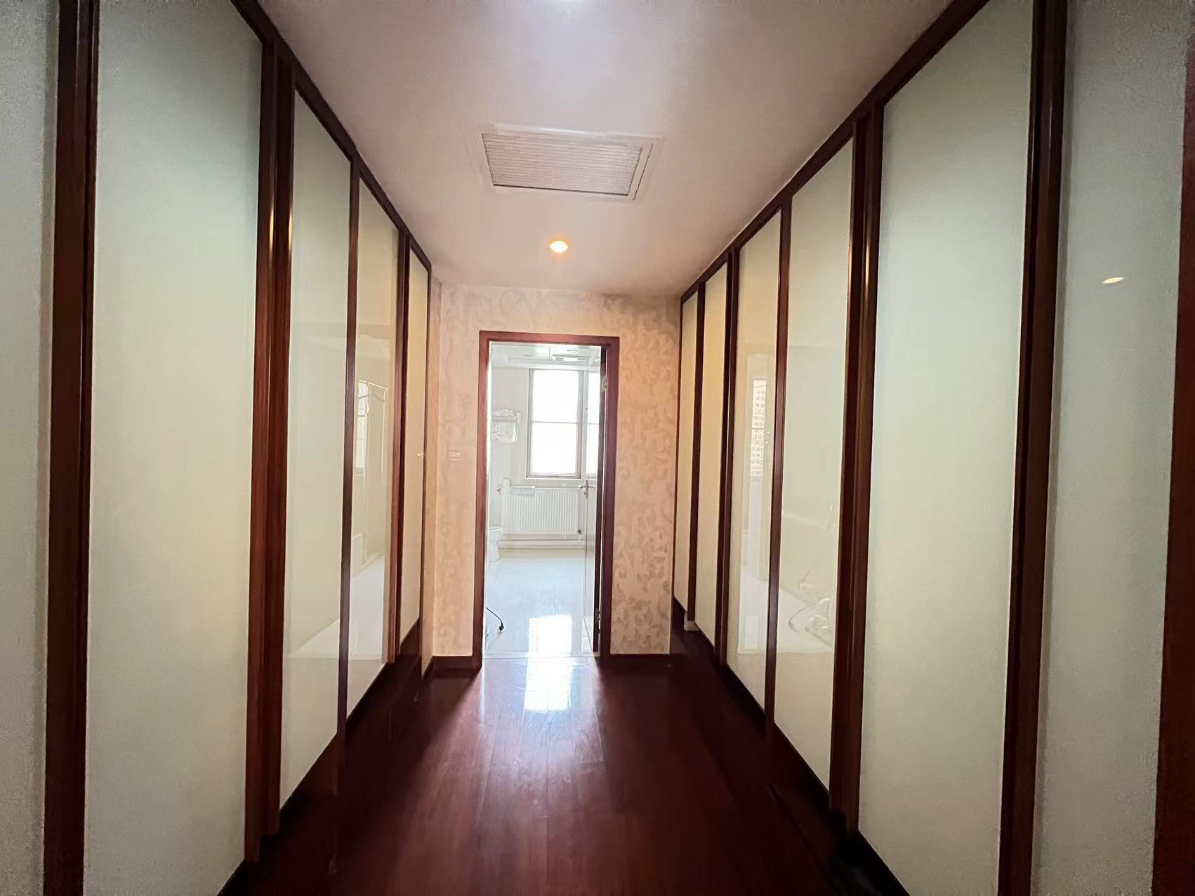 晋合湘水湾一期 4室2厅2卫 180.00万 晋合湘水湾一期 4室2厅2卫 180.00万室内图