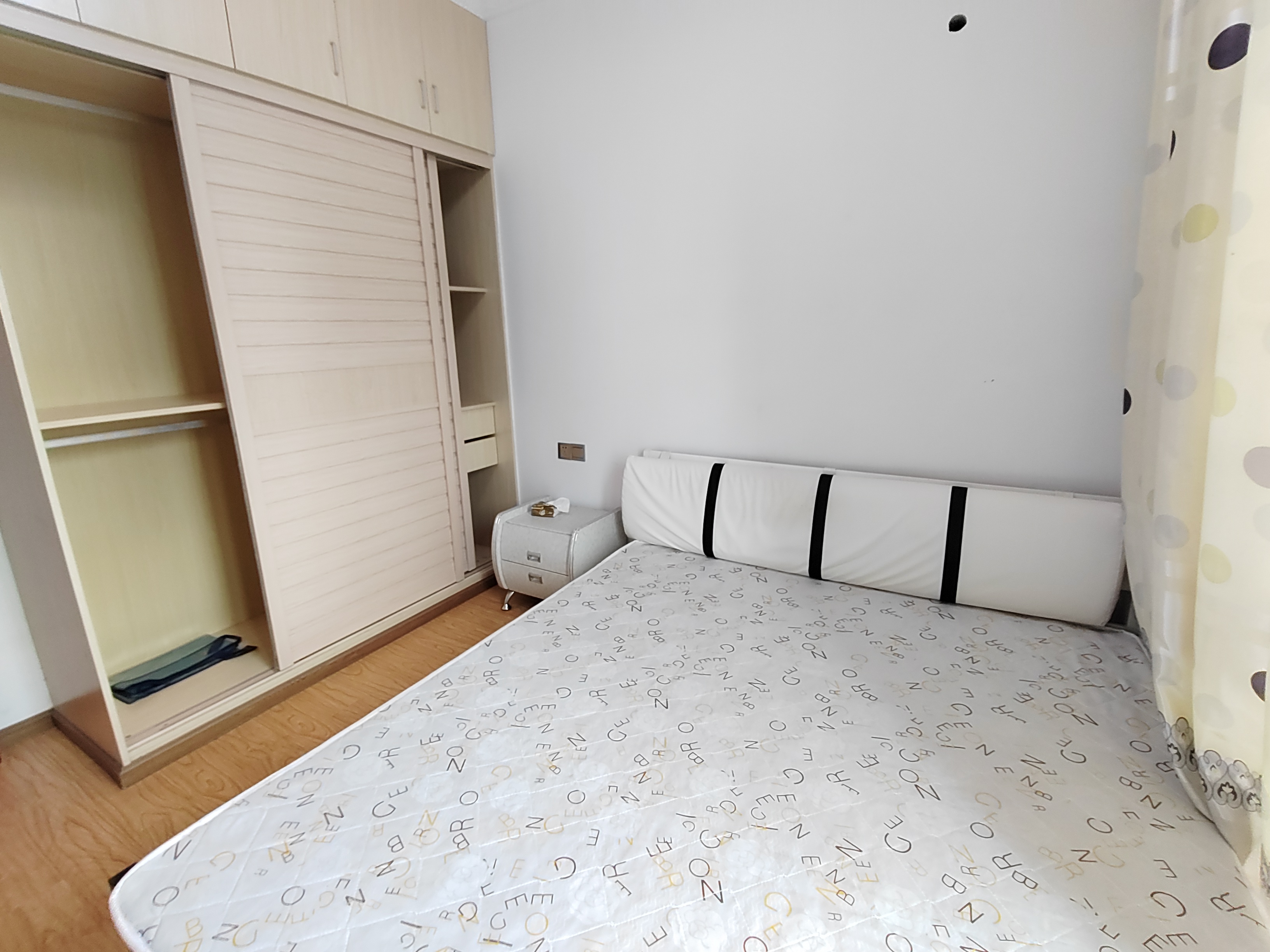 中天会展城B区  1室1厅1卫   2600.00元/月室内图
