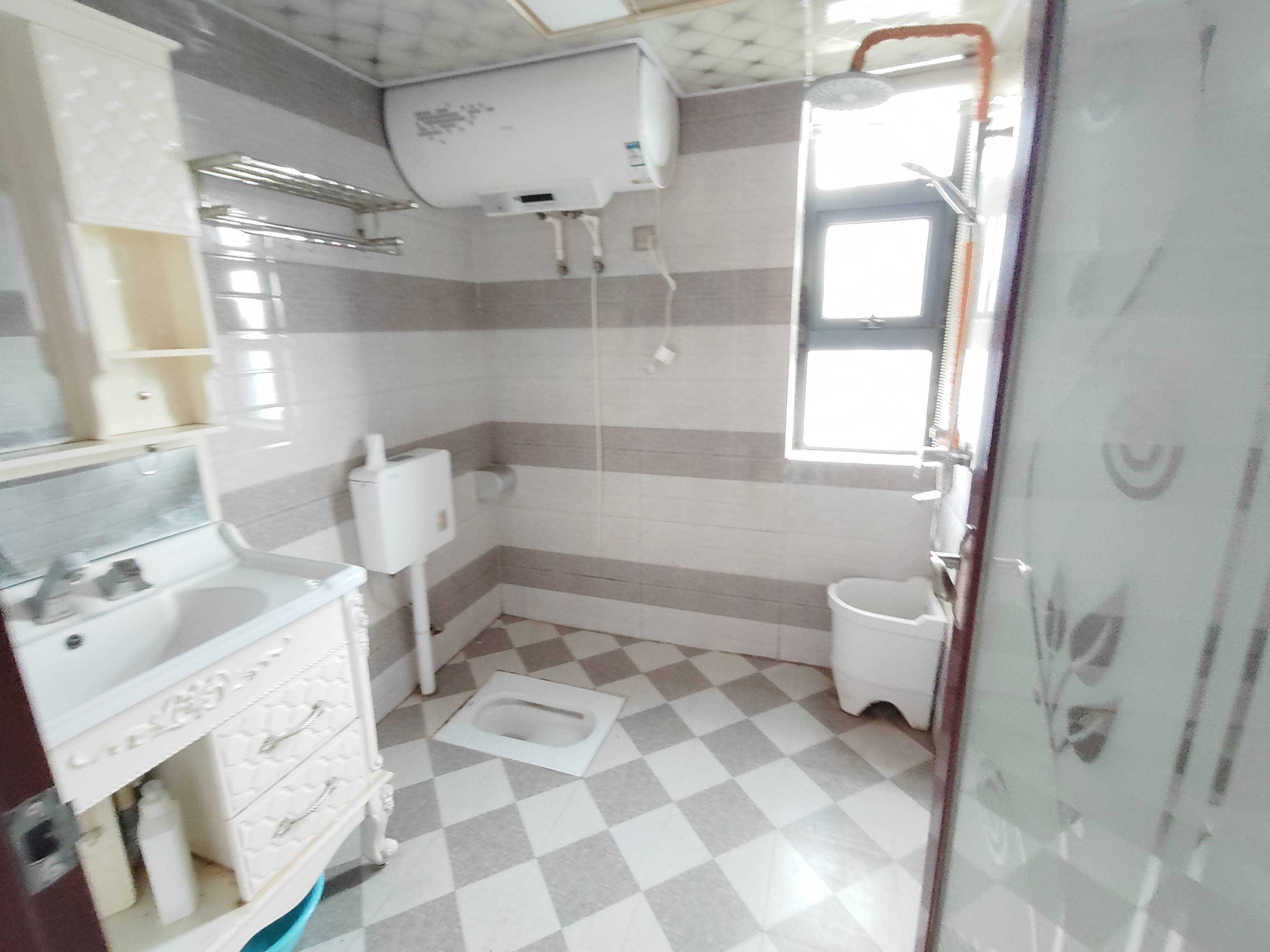中天会展城B区  1室1厅1卫   2600.00元/月室内图