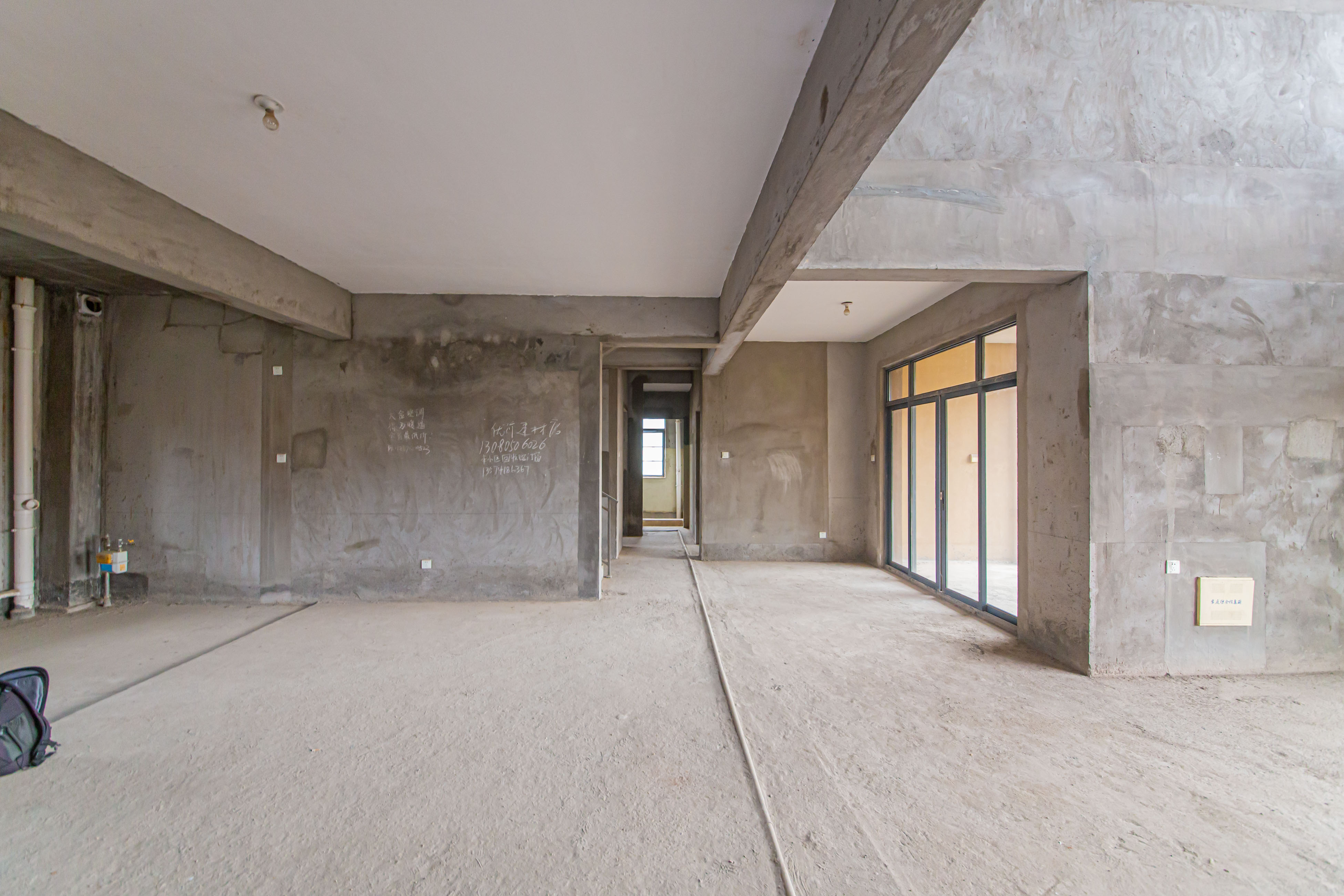 中建芙蓉和苑  5室2厅1卫   499.90万客厅