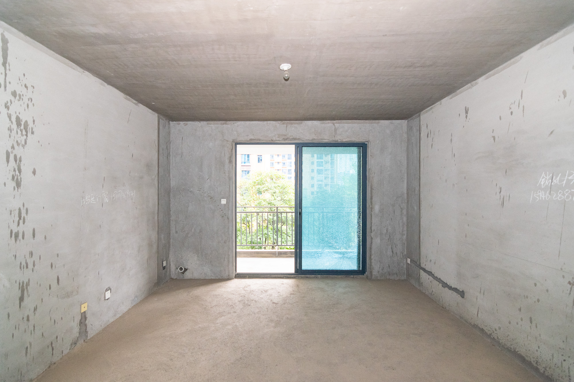 瑪麗的花園（金色陽光家園）  4室2廳2衛(wèi)    105.8萬客廳