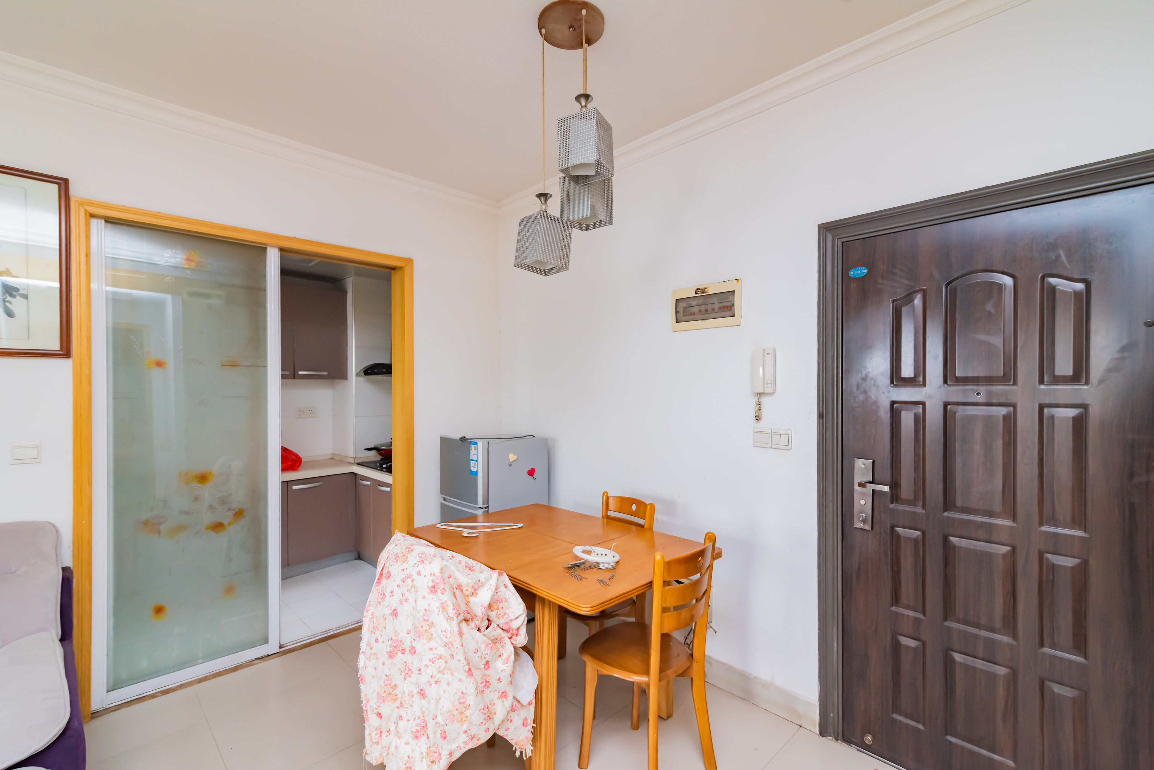 兰亭峰景  2室2厅1卫    65.0万 兰亭峰景  2室2厅1卫    65.0万客厅