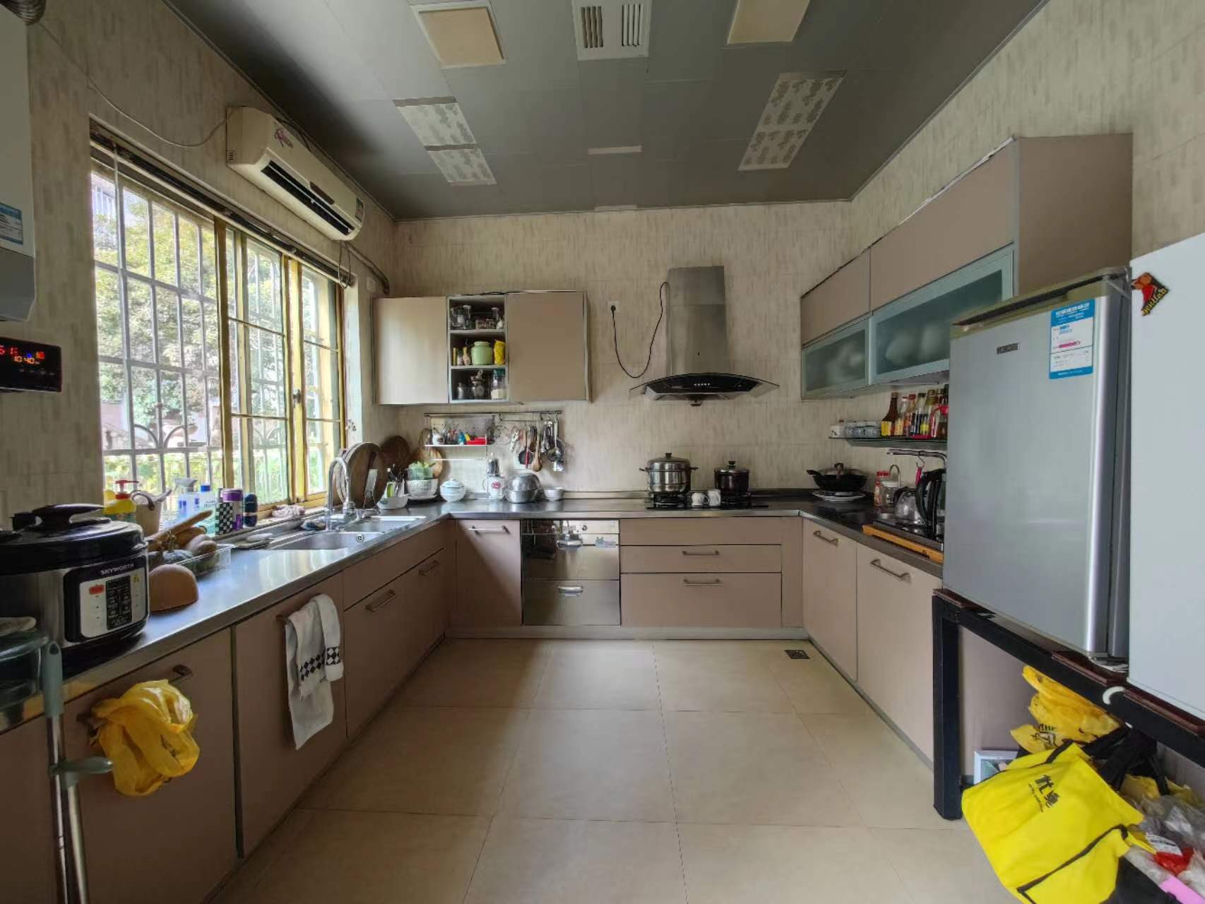 碧玉花园别墅 4室2厅1卫 310.0万 碧玉花园别墅 4室2厅1卫 310.0万室内图