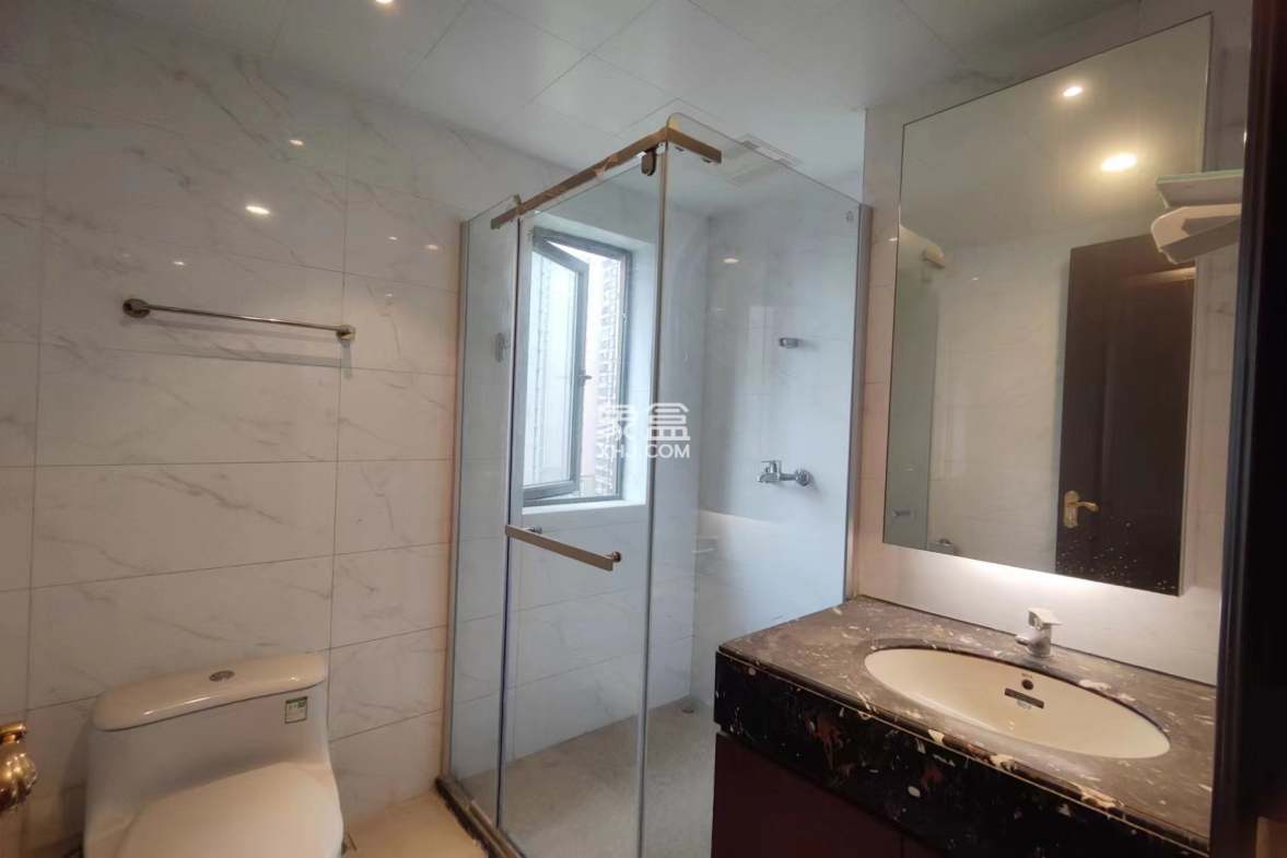 恒大华府 4室2厅2卫 93.8万 恒大华府 4室2厅2卫 93.8万室内图