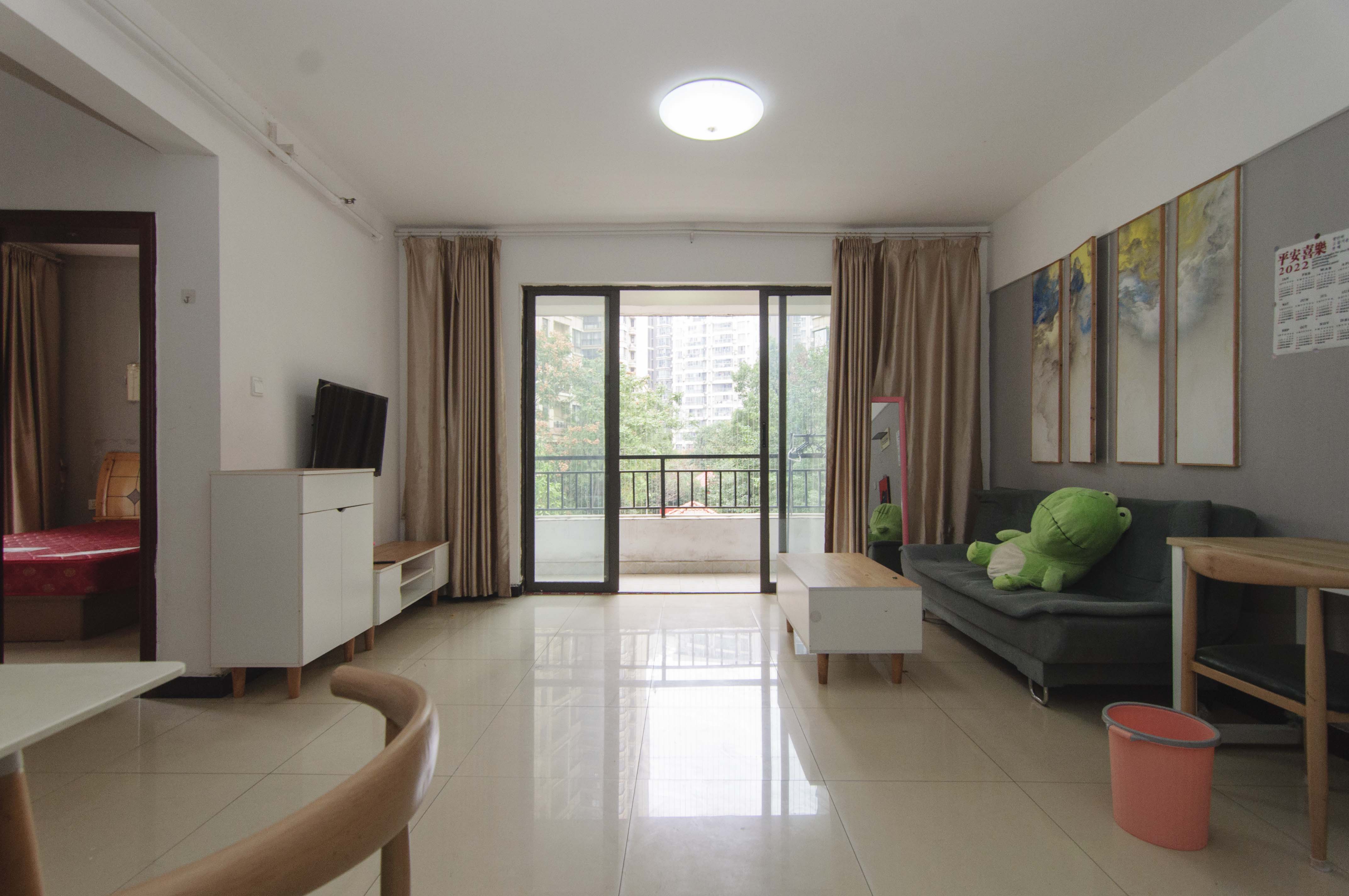 钱隆樽品(一、二、三期)  2室1厅1卫    65.0万客厅