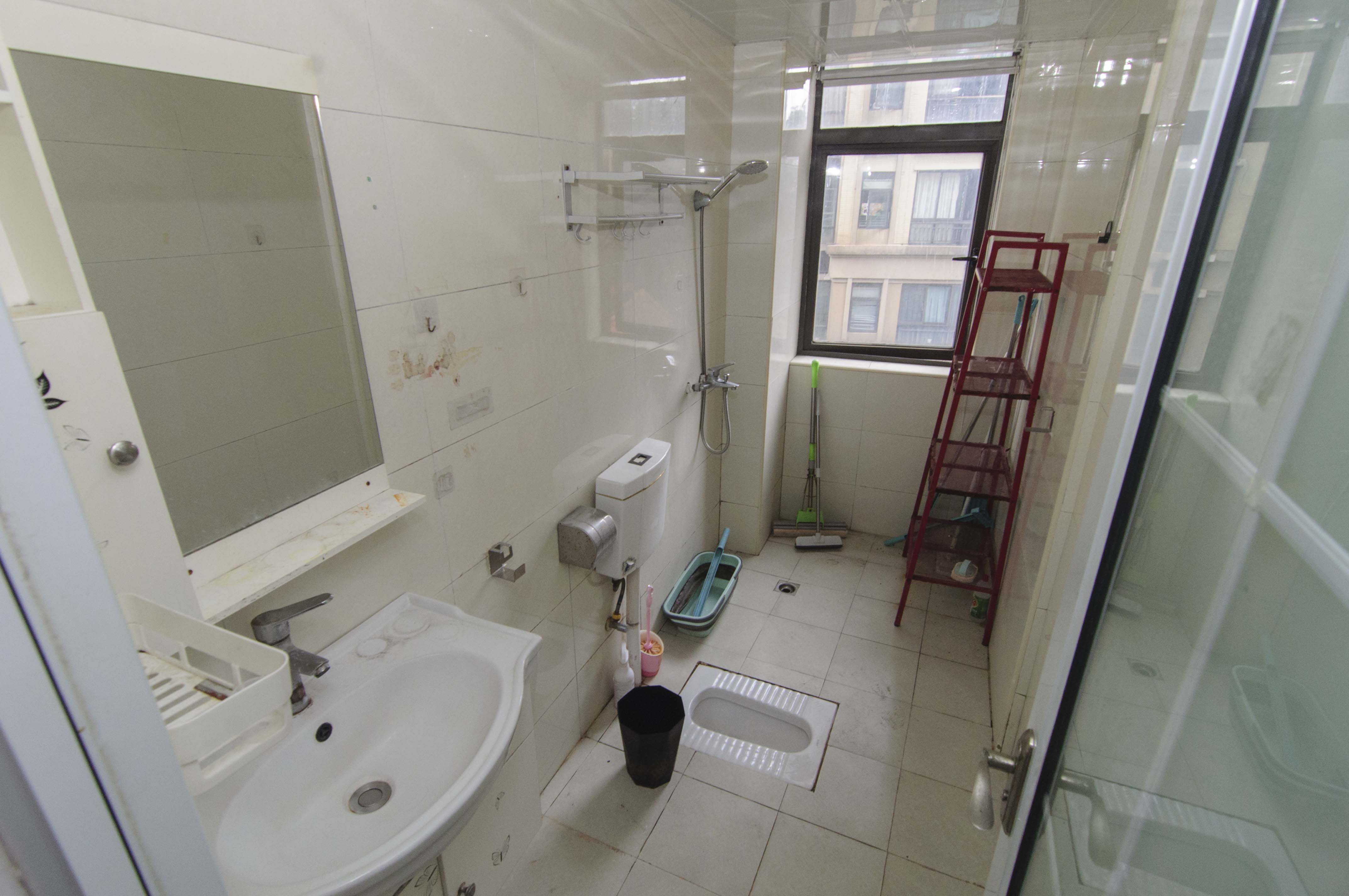 钱隆樽品(一、二、三期)  2室1厅1卫    65.0万卫生间