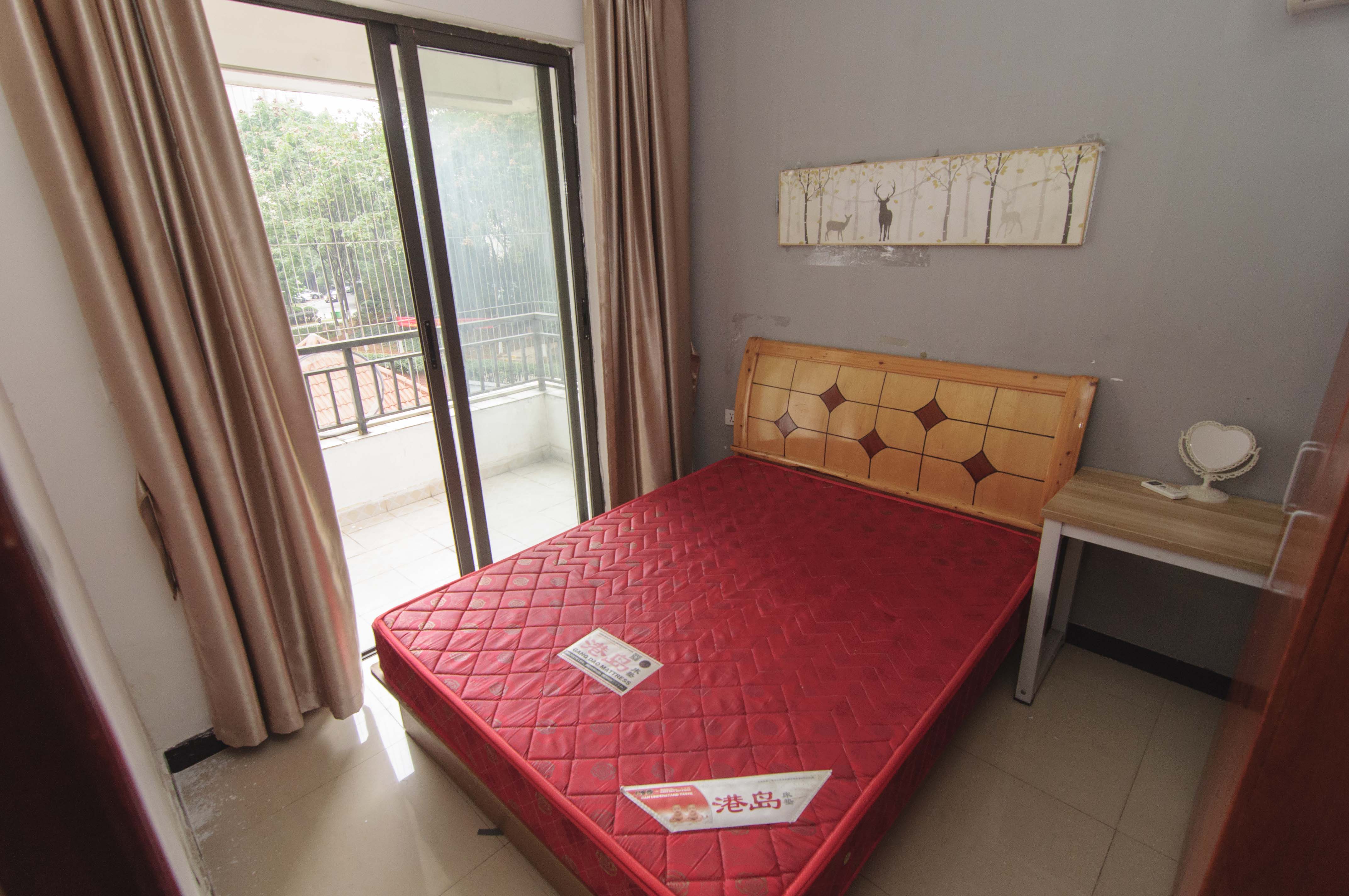 钱隆樽品(一、二、三期)  2室1厅1卫    65.0万卧室