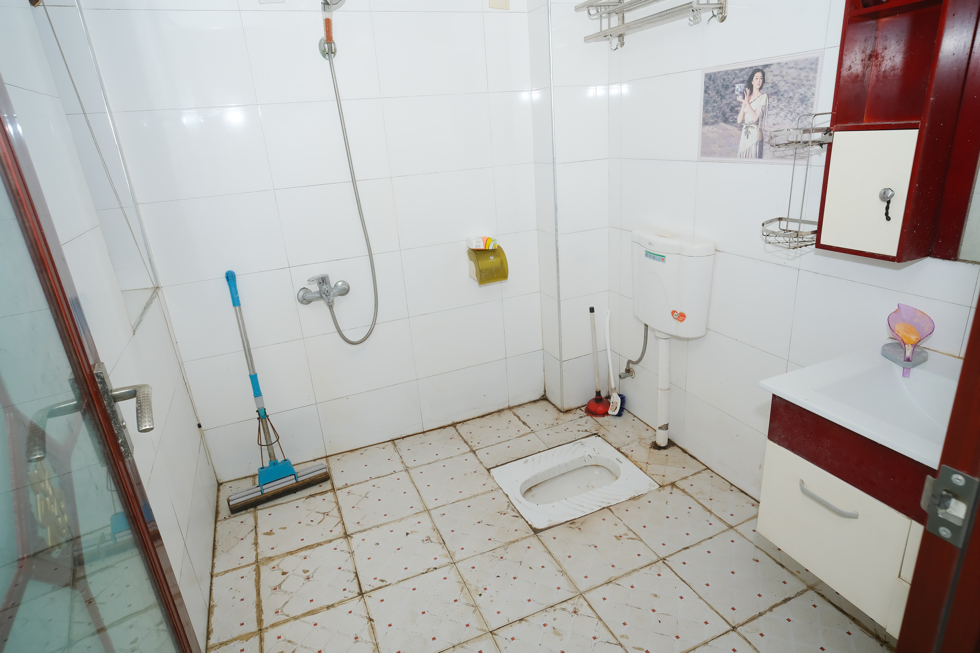 山水湾  3室2厅1卫    56.8万 山水湾  3室2厅1卫    56.8万卫生间