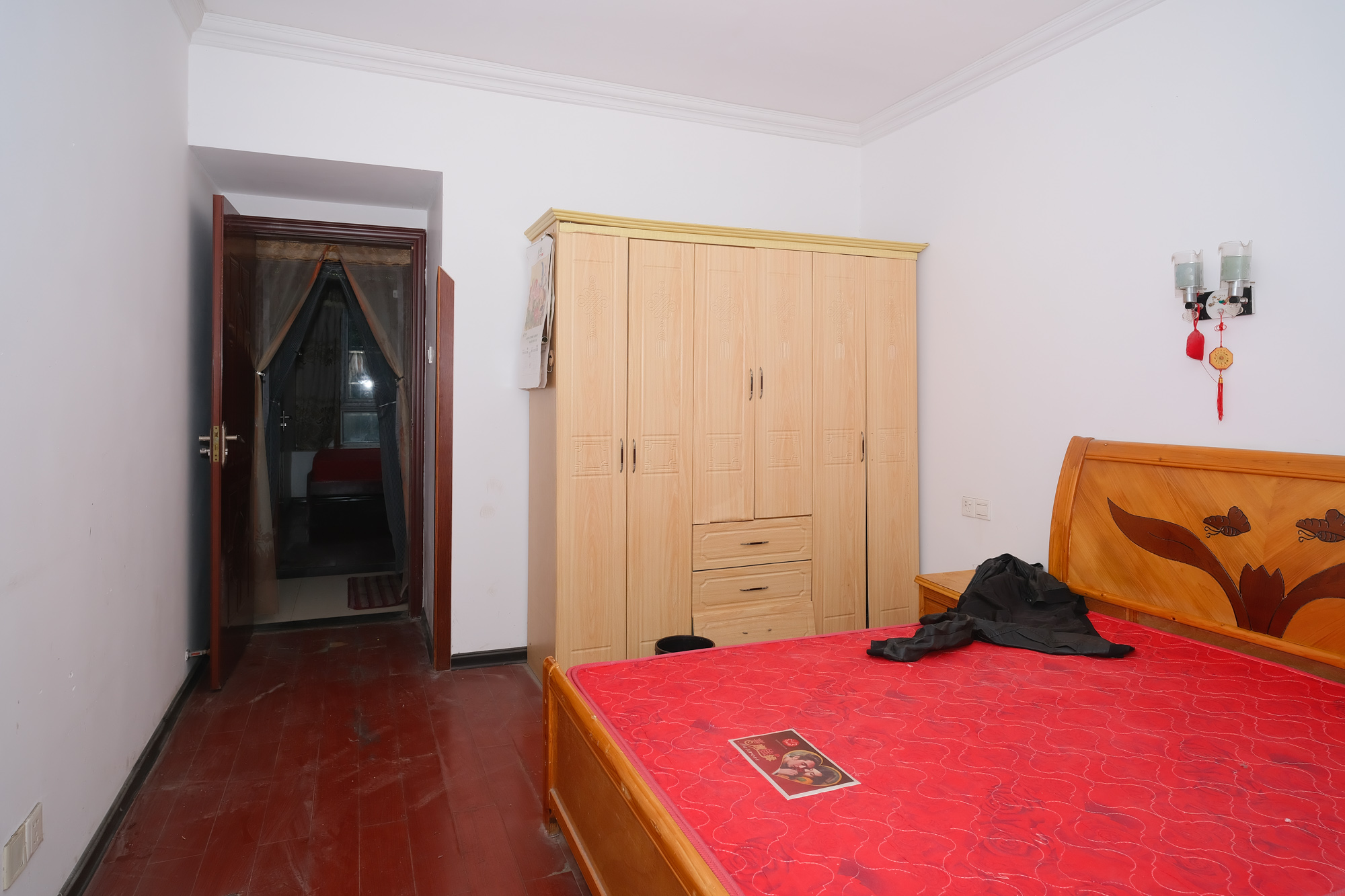 山水湾  3室2厅1卫    56.8万 山水湾  3室2厅1卫    56.8万卧室