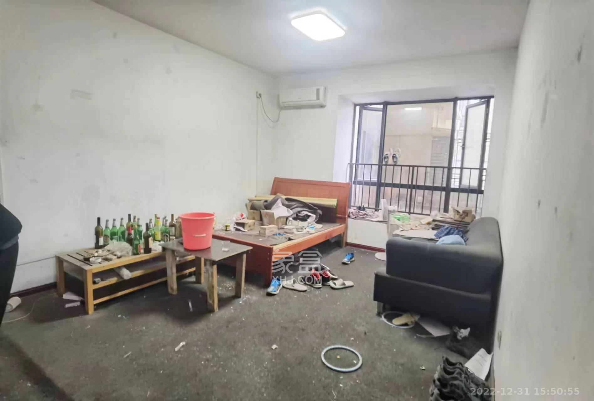 东岸城邦  3室2厅2卫   2300.00元/月室内图