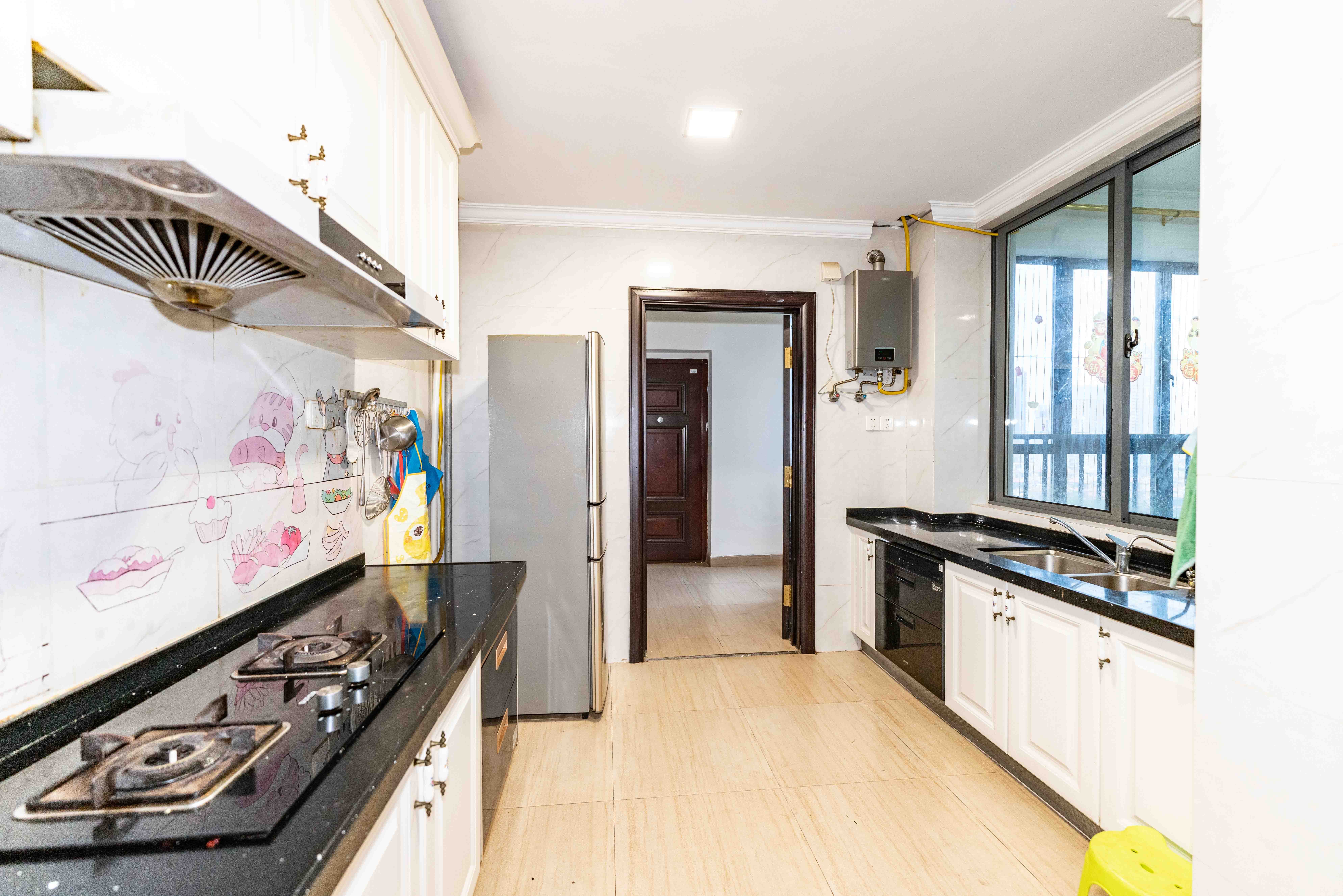 碧桂园南城首府（东宸林海）  5室2厅3卫    210.0万厨房