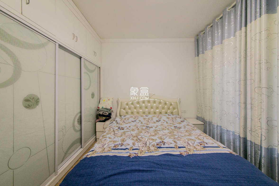 珠江郦城薰衣道  3室1厅1卫    115.0万卧室