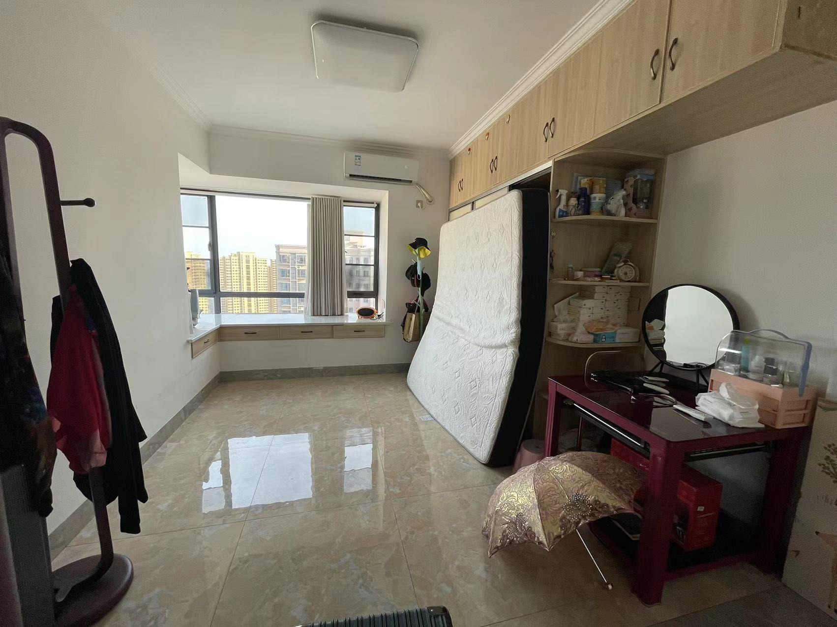 山水洲城华晨第一城 3室2厅2卫 62.00万 山水洲城华晨第一城 3室2厅2卫 62.00万室内图