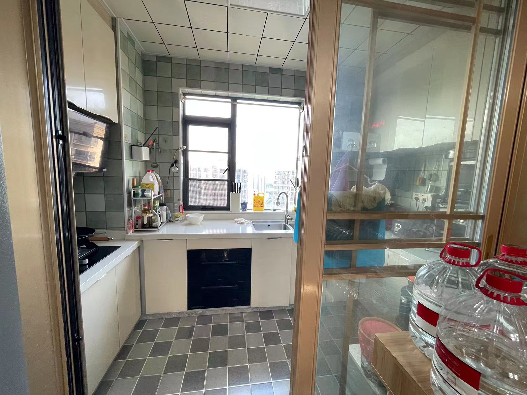 山水洲城华晨第一城 3室2厅2卫 62.00万 山水洲城华晨第一城 3室2厅2卫 62.00万室内图