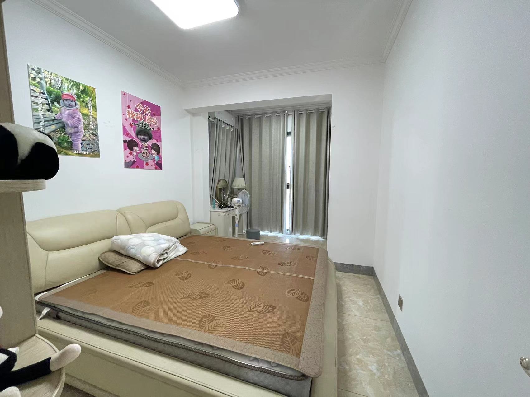 山水洲城华晨第一城 3室2厅2卫 62.00万 山水洲城华晨第一城 3室2厅2卫 62.00万室内图