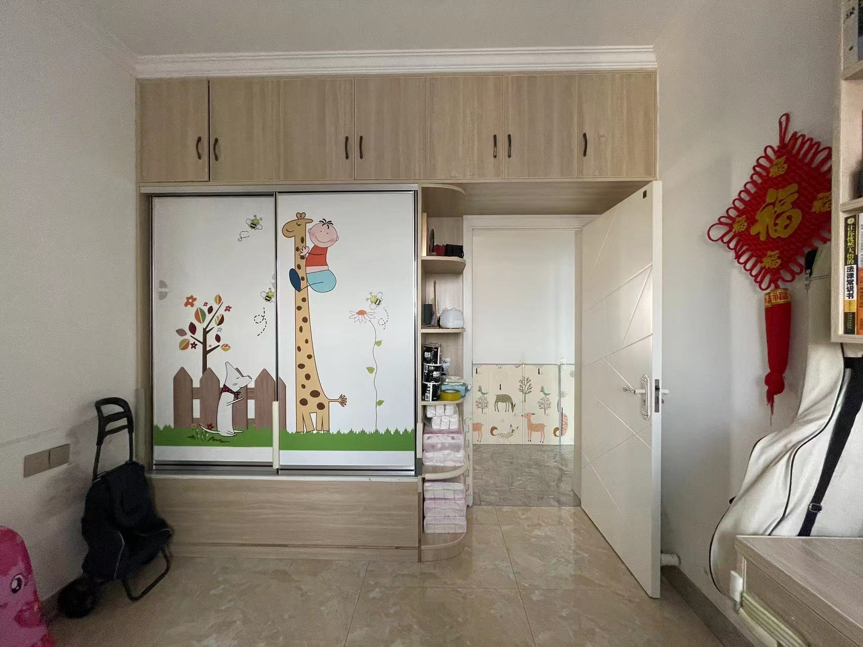 山水洲城华晨第一城 3室2厅2卫 62.00万 山水洲城华晨第一城 3室2厅2卫 62.00万室内图