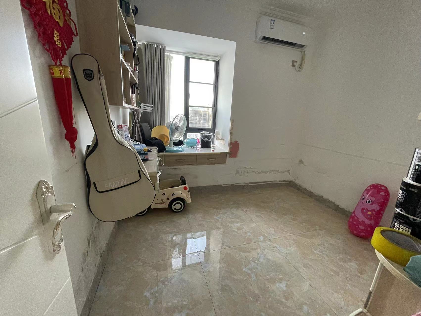 山水洲城华晨第一城 3室2厅2卫 62.00万 山水洲城华晨第一城 3室2厅2卫 62.00万室内图