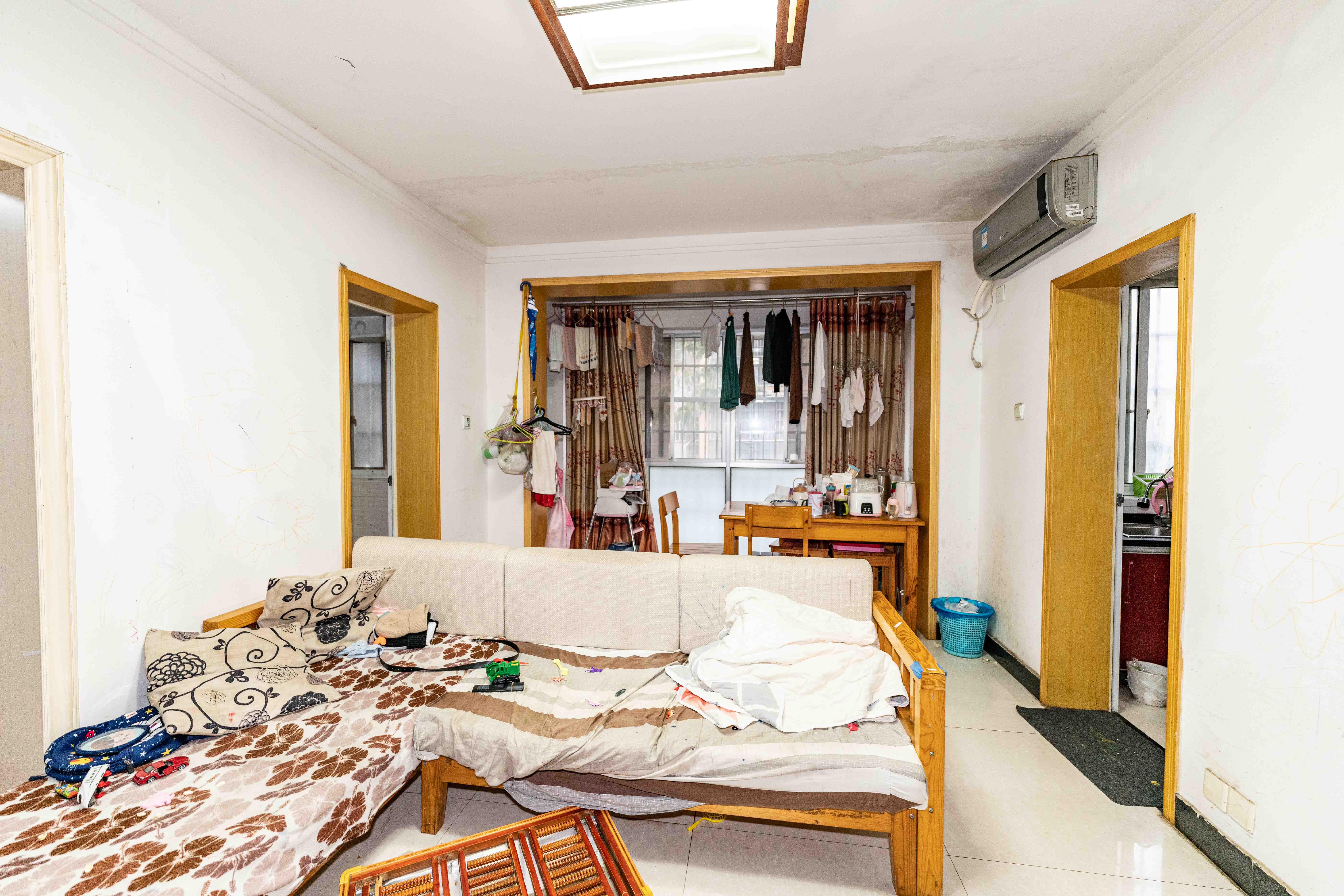 鄱阳小区  2室2厅1卫   51.00万