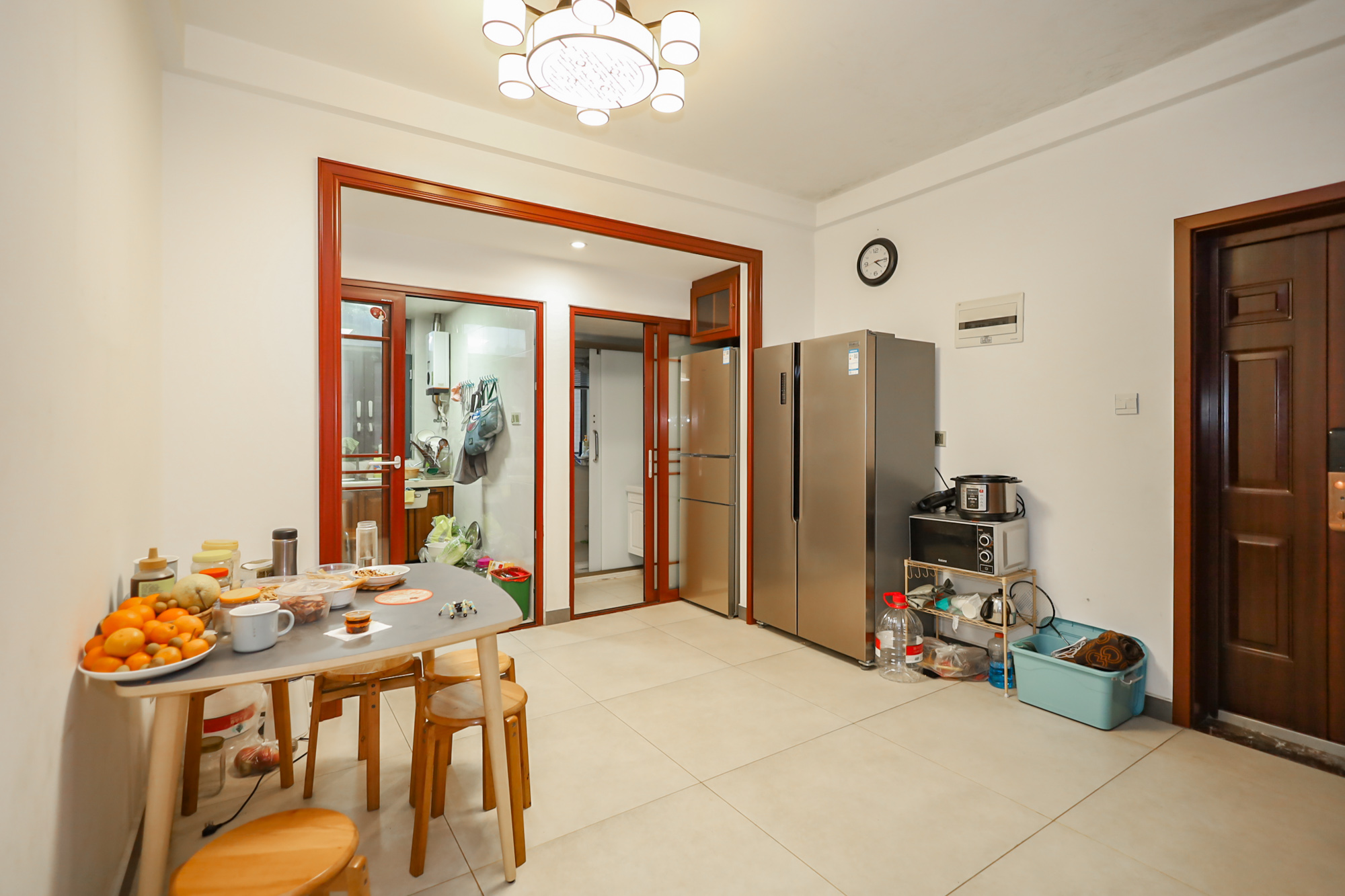 八方小区C区  3室2厅2卫    430.0万客厅