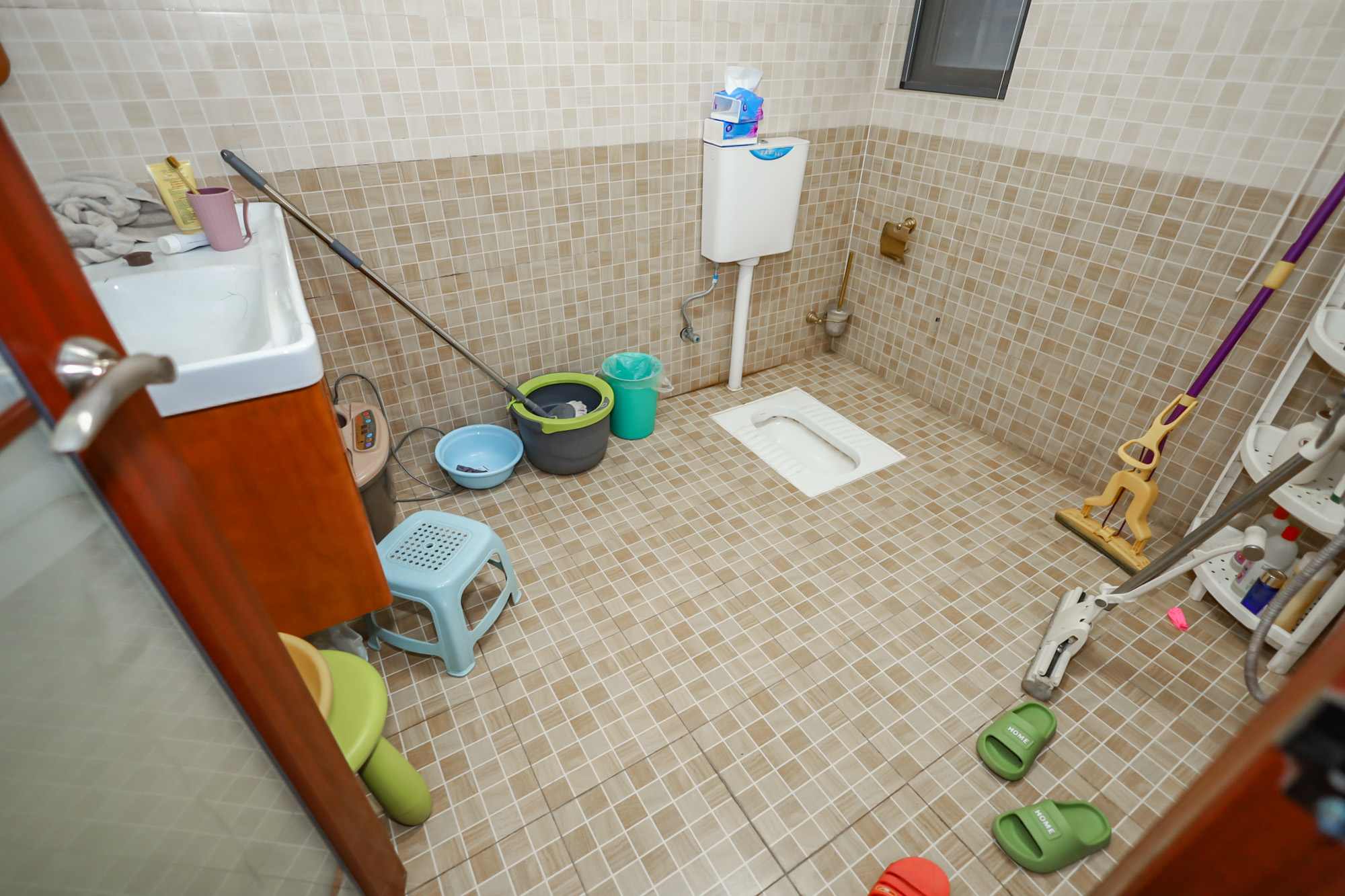 八方小区C区  3室2厅2卫    430.0万卫生间