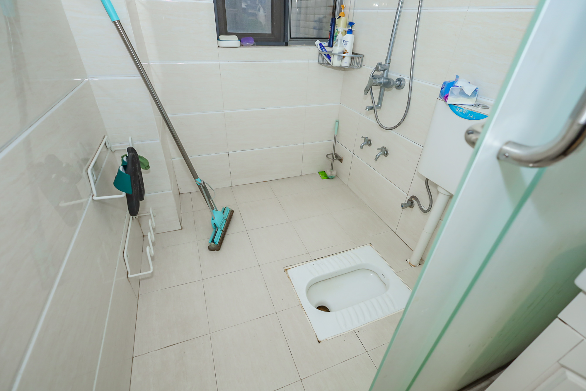 八方小区C区  3室2厅2卫    430.0万卫生间