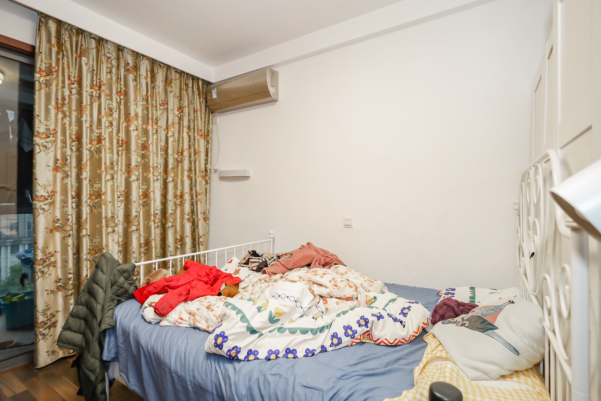 八方小区C区  3室2厅2卫    430.0万卧室