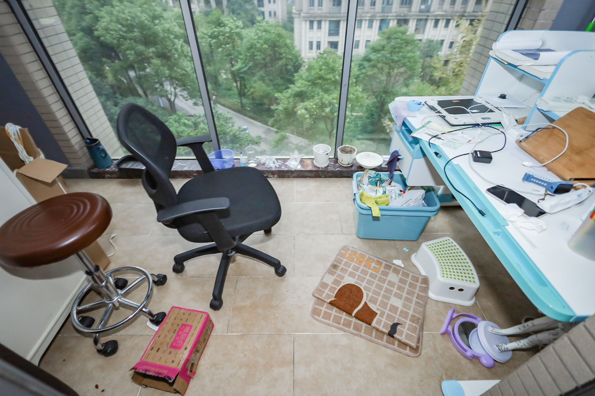 八方小区C区  3室2厅2卫    430.0万阳台