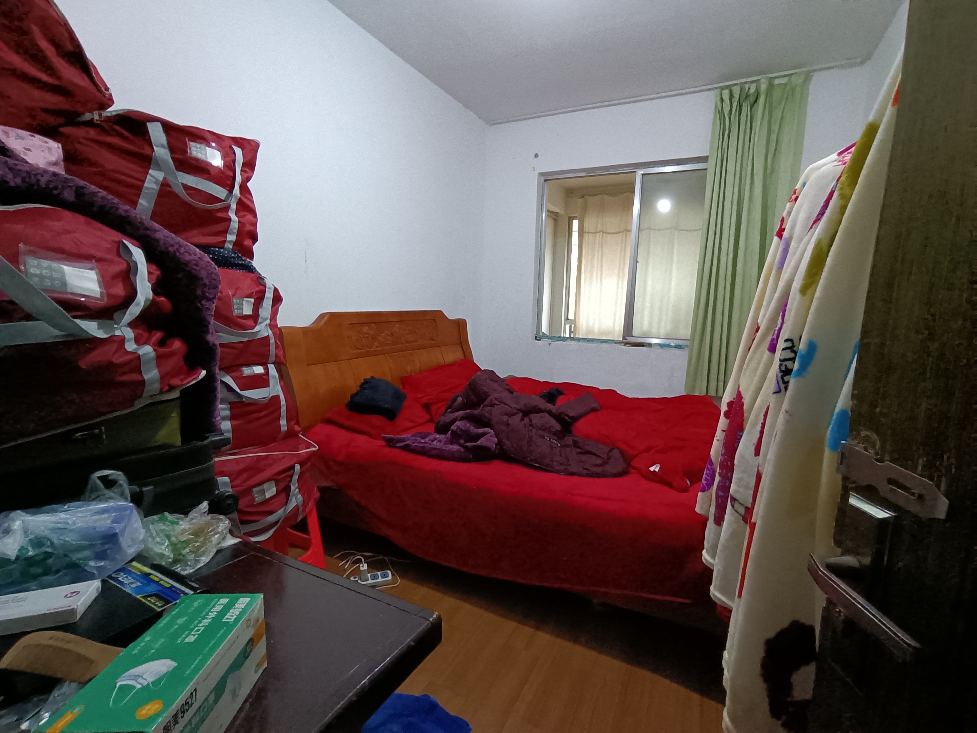 新泰小区  4室2厅2卫   60.00万室内图
