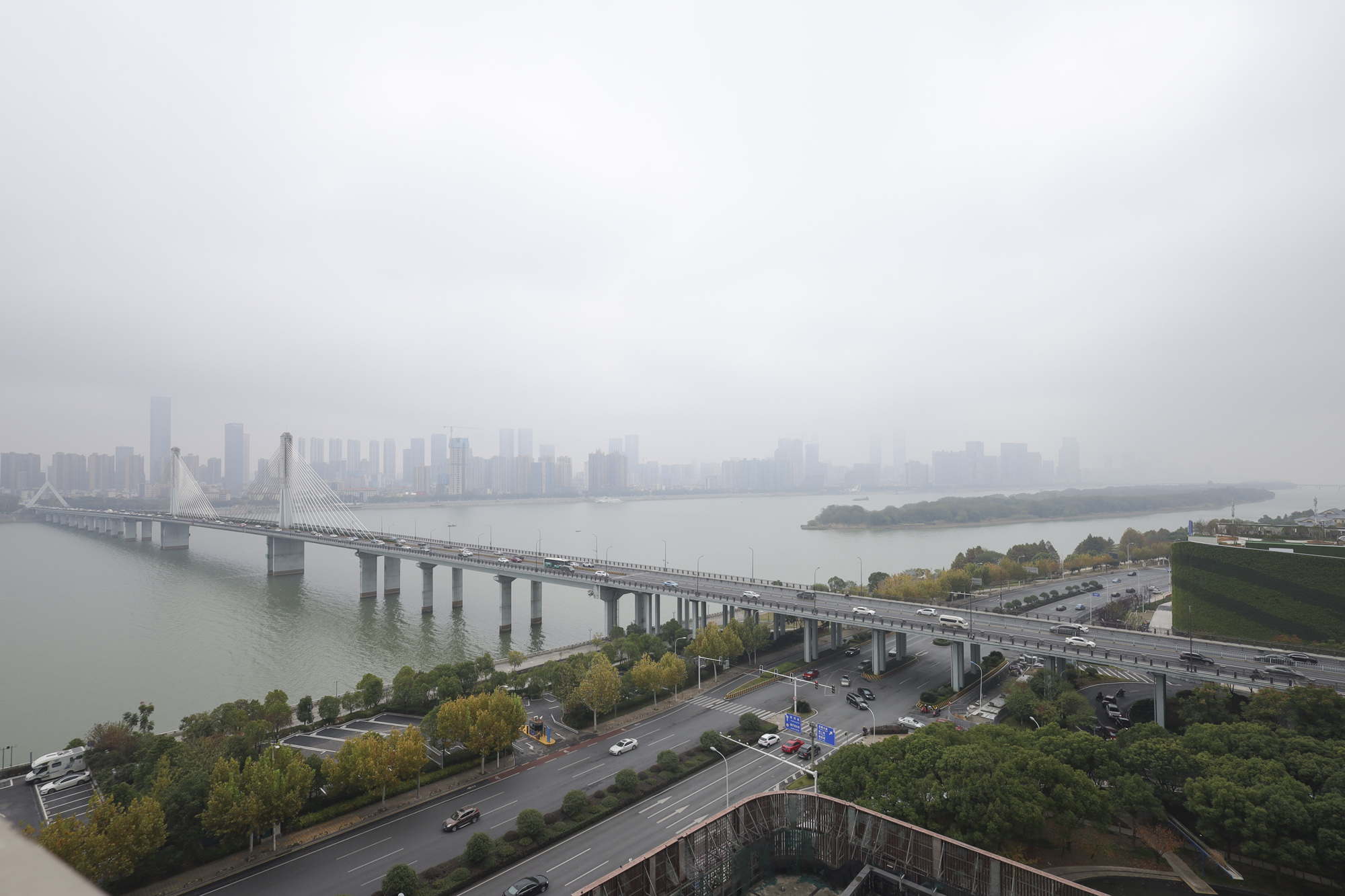 世茂外滩里（世茂铂翠湾三期）  4室2厅3卫    507.95万阳台