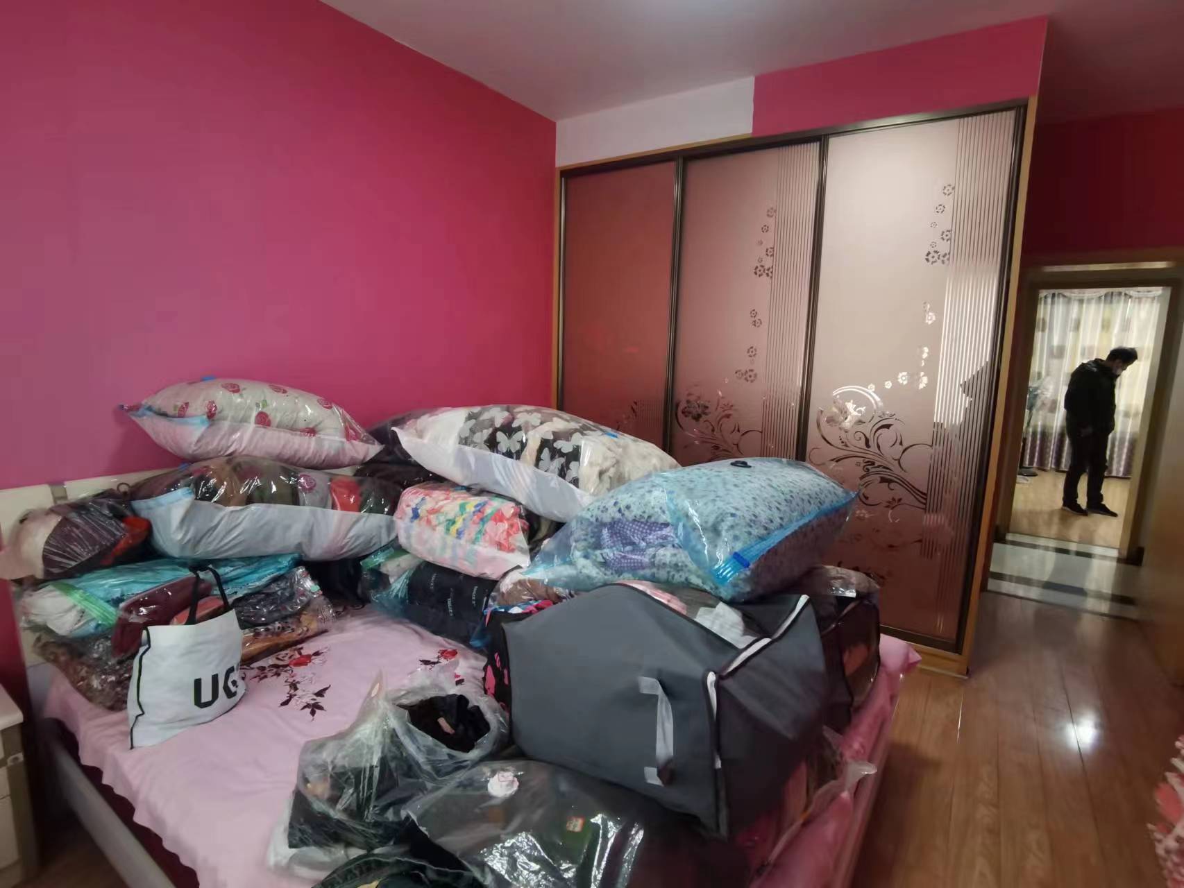 百合嘉园  3室2厅2卫    55.0万 百合嘉园  3室2厅2卫    55.0万室内图